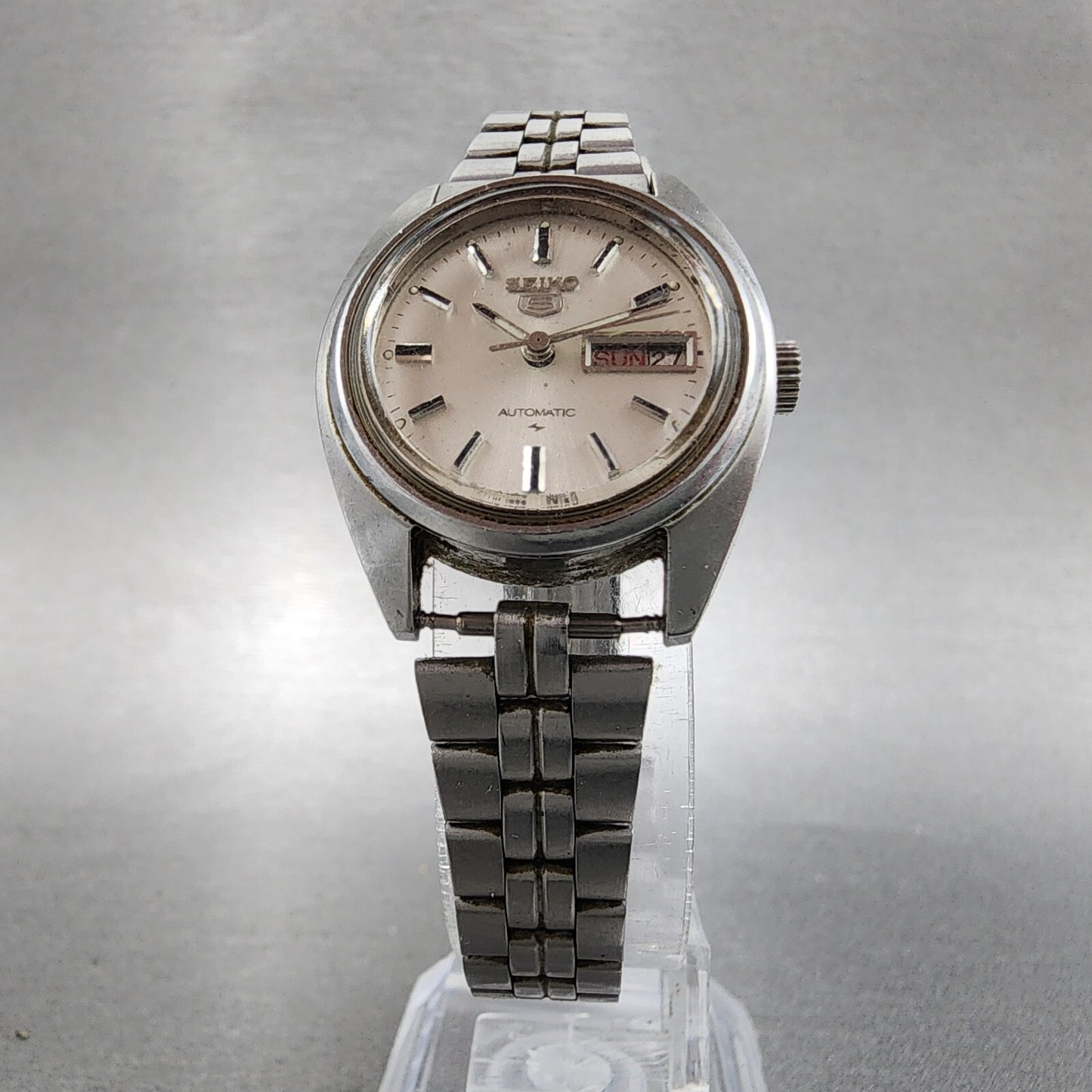 Seiko 5 Automatic Watch Women 26mm Silver Dial Silver Tone Daydate 42060010 Run6