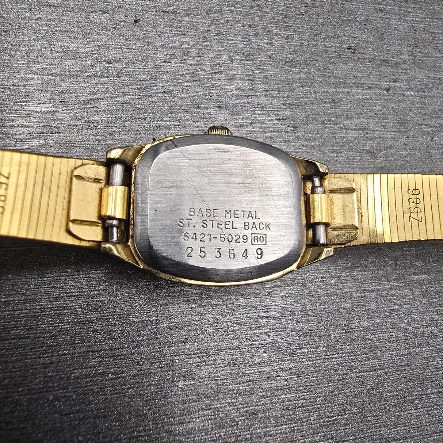Seiko Watch Women 17mm Champagne Dial Gold Tone Oval 5421-5029 New Battery VTG10
