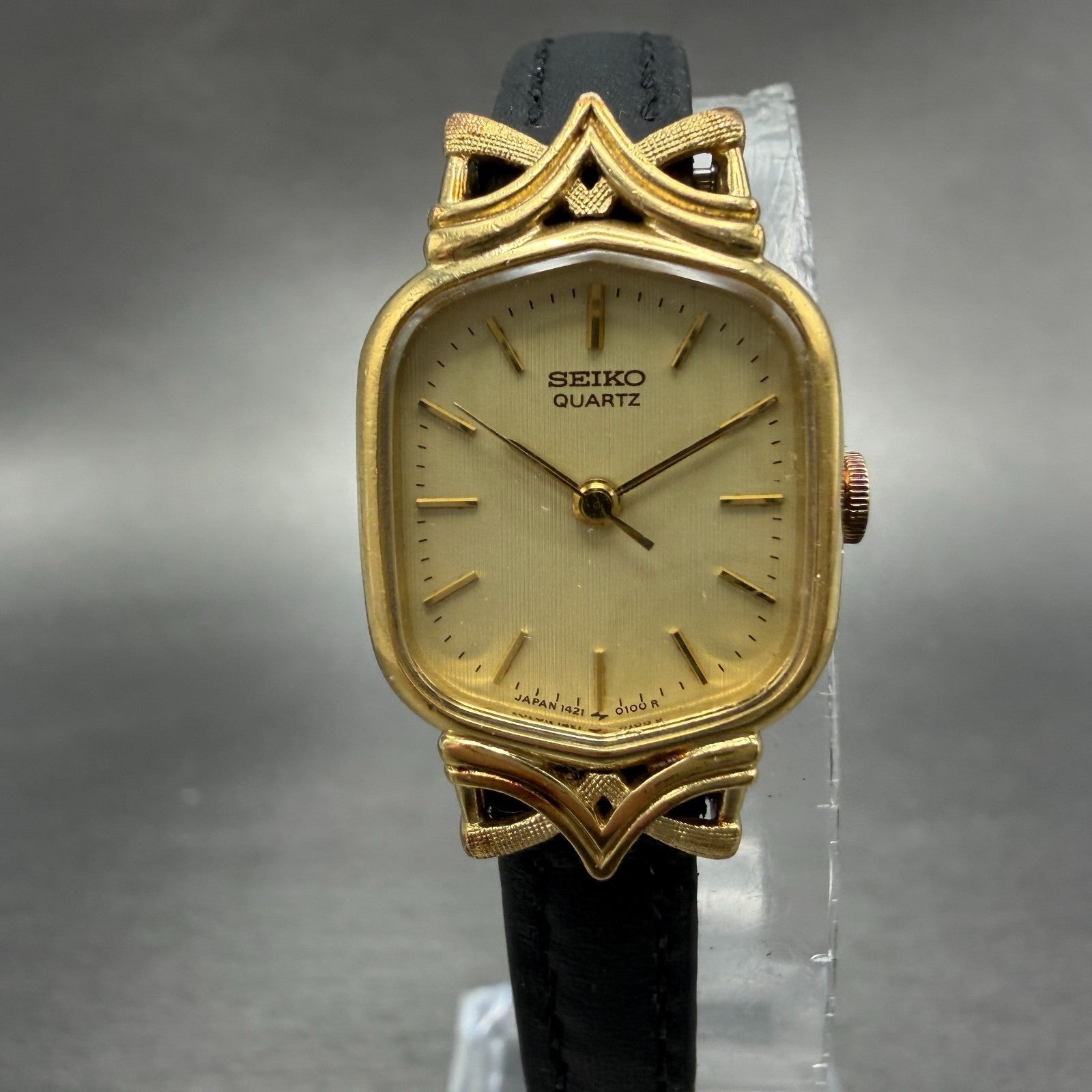 Seiko Watch Women 18mm Champagne Dial Gold Tone Rectangle 1421-5050 New Battery0