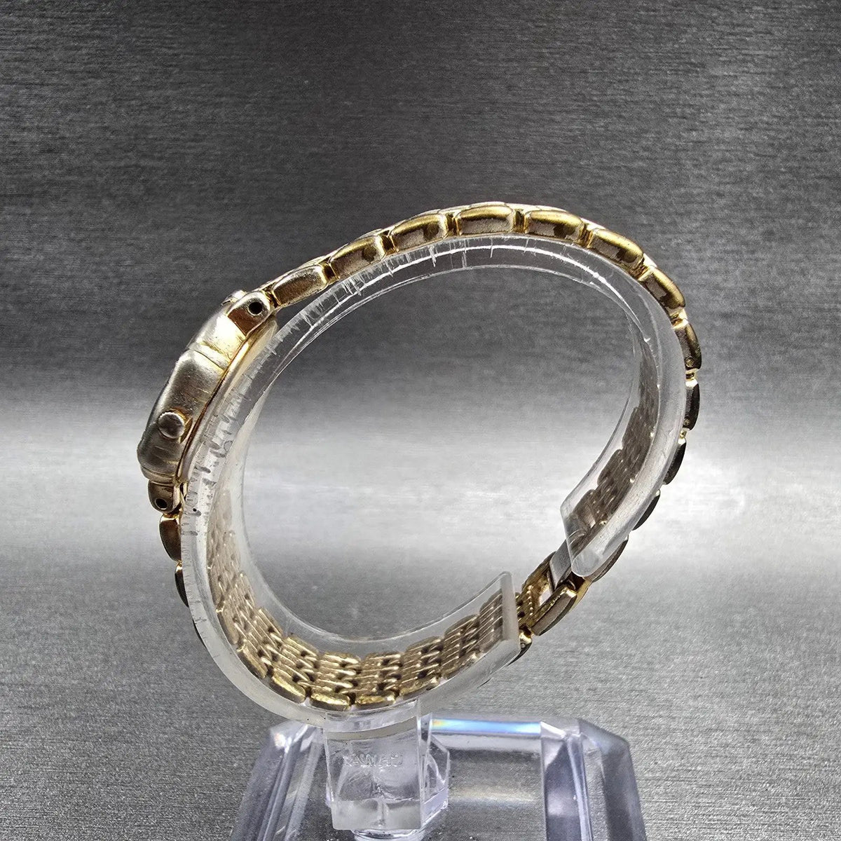 Seiko Exceline Watch Women 21mm White Dial Gold Tone Gemmed 4N20-0640 New Batt6