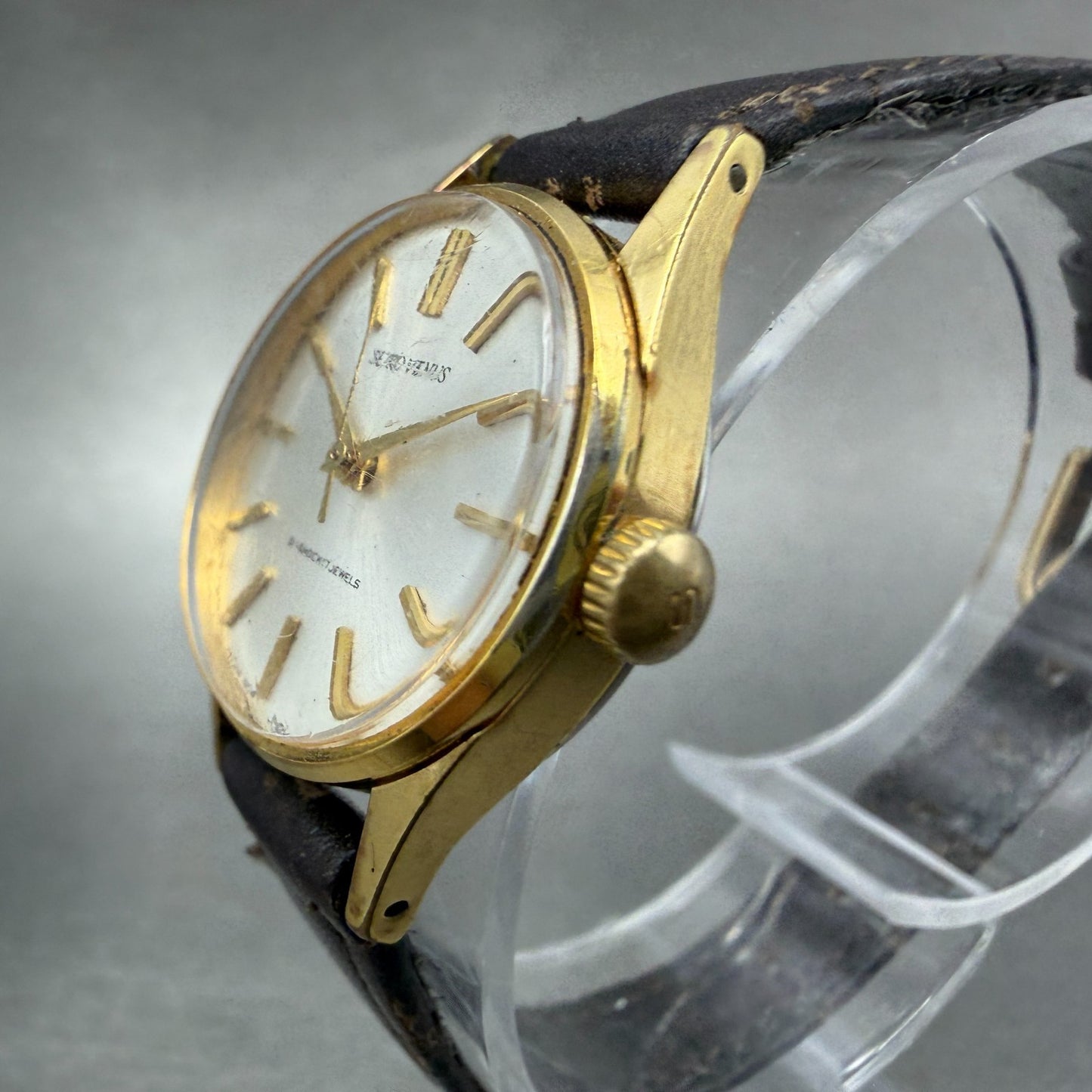 Seiko Venus Watch Women 23mm Silver Dial Gold Tone Round Manual 1904-0010 Runs2