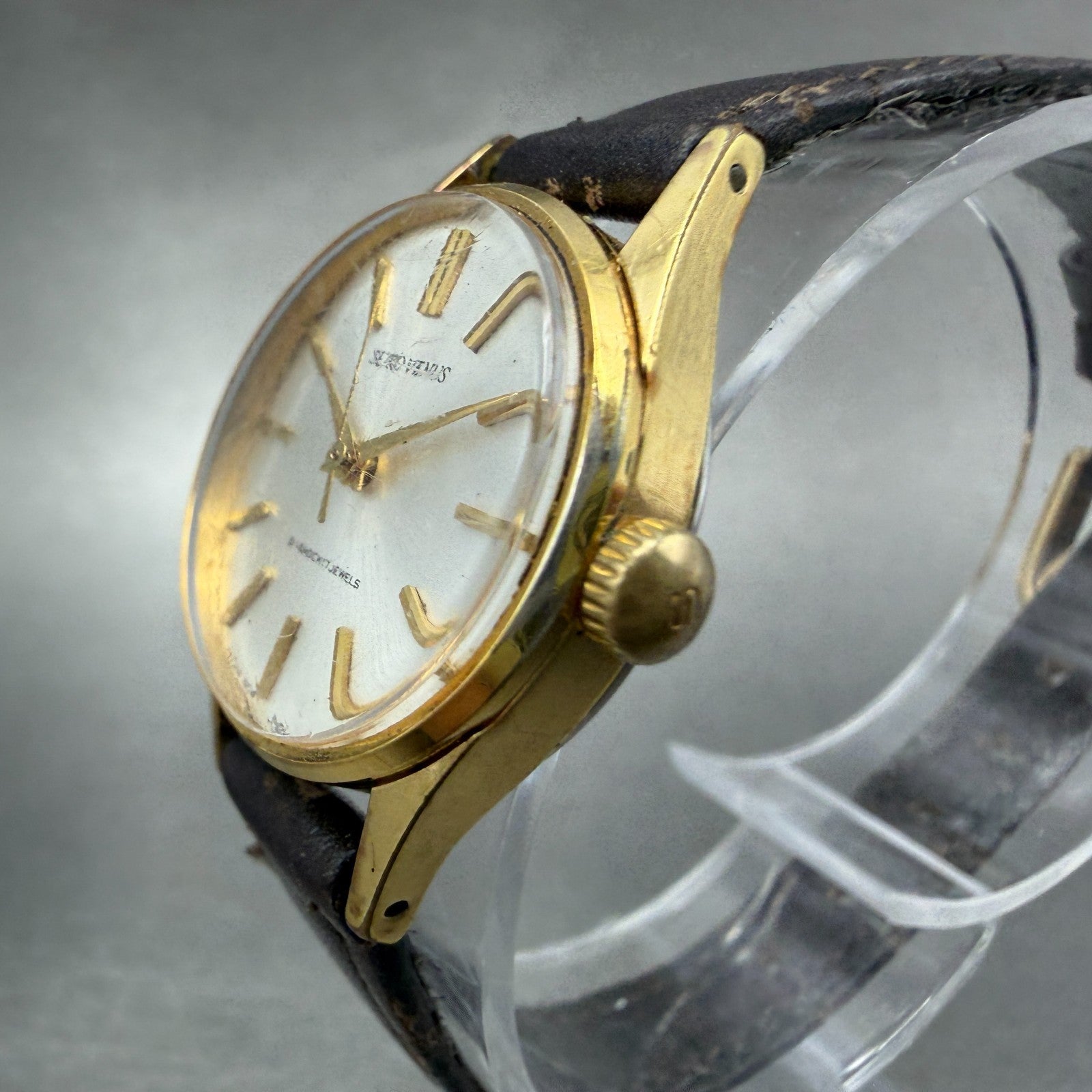 Seiko Venus Watch Women 23mm Silver Dial Gold Tone Round Manual 1904-0010 Runs2
