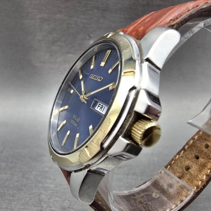 Seiko Solar Watch Men 39mm Blue Dial Two Tone Daydate Round V158-0AD0 Runs2