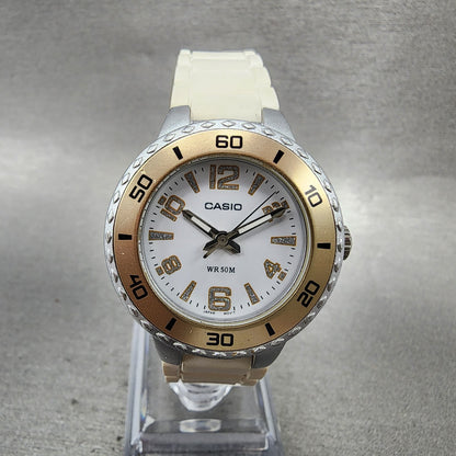 Casio Dive Watch Women 32mm White Dial Silver Tone Round LTP1331 New BatteryABC0