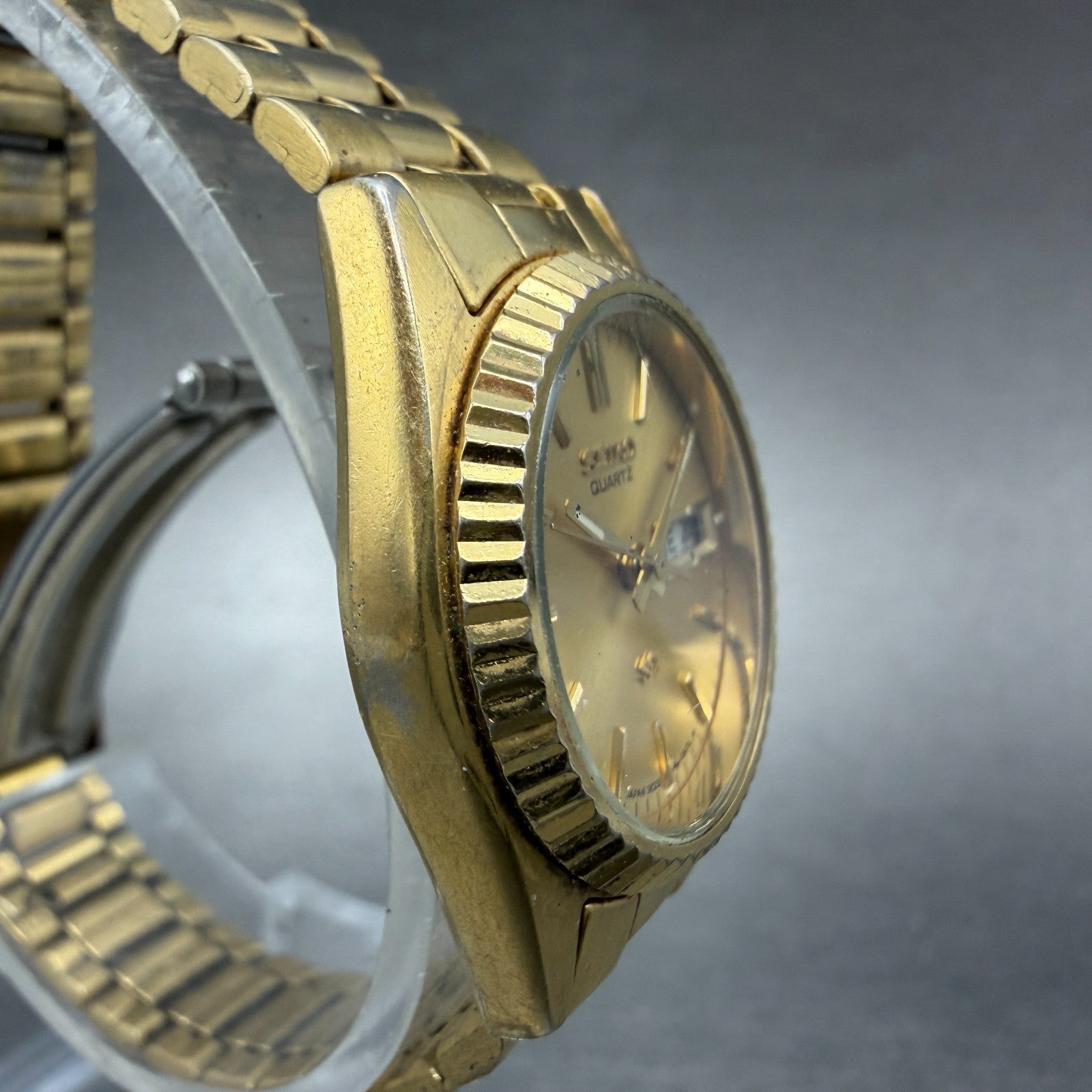 Seiko SQ Watch Women 24mm Champagne Dial Gold Tone Daydate 3e23-0a69 New Batt GJ3