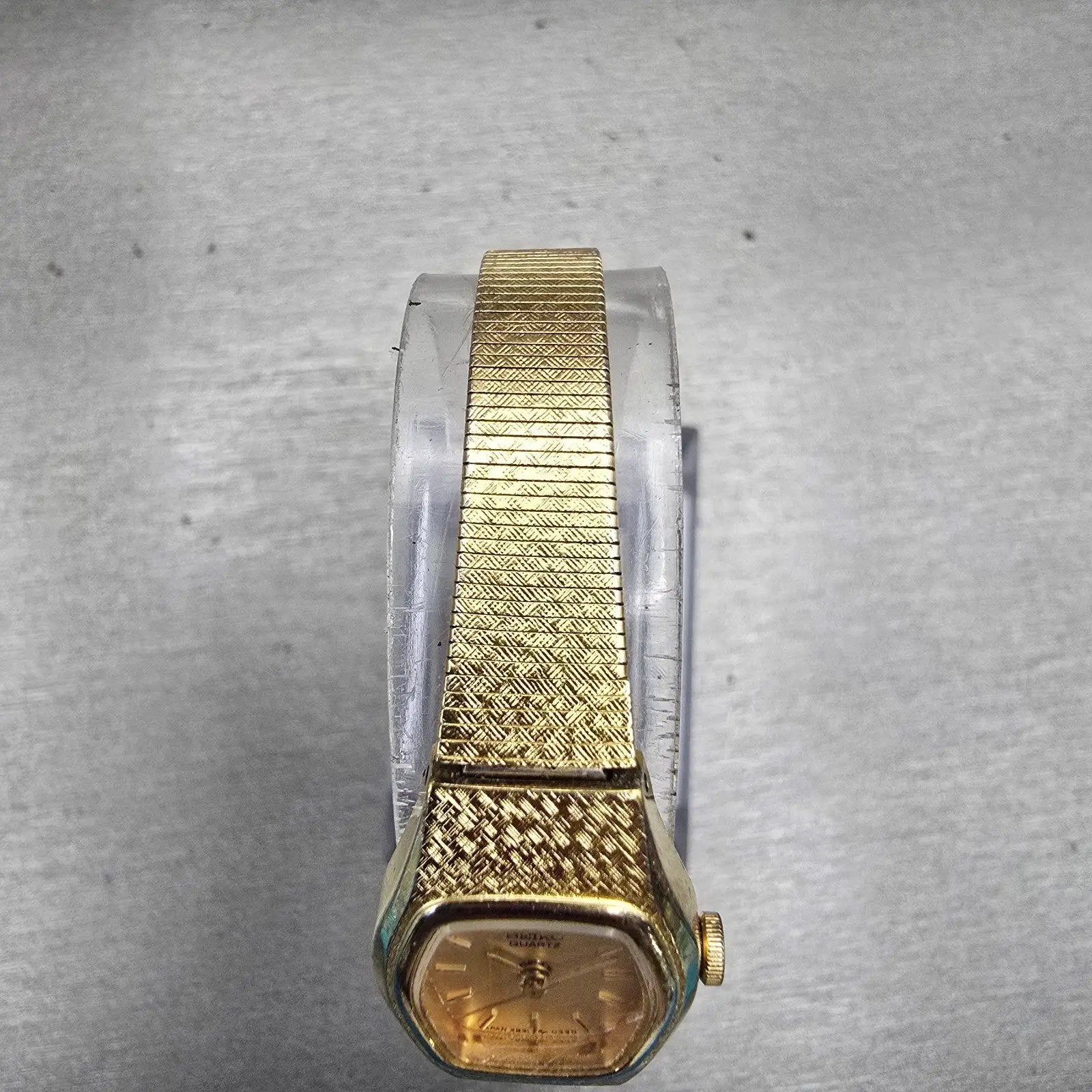 Seiko Watch Women 17mm Gold Dial Gold Tone Oval 2B31-5039 New Battery Vintage4