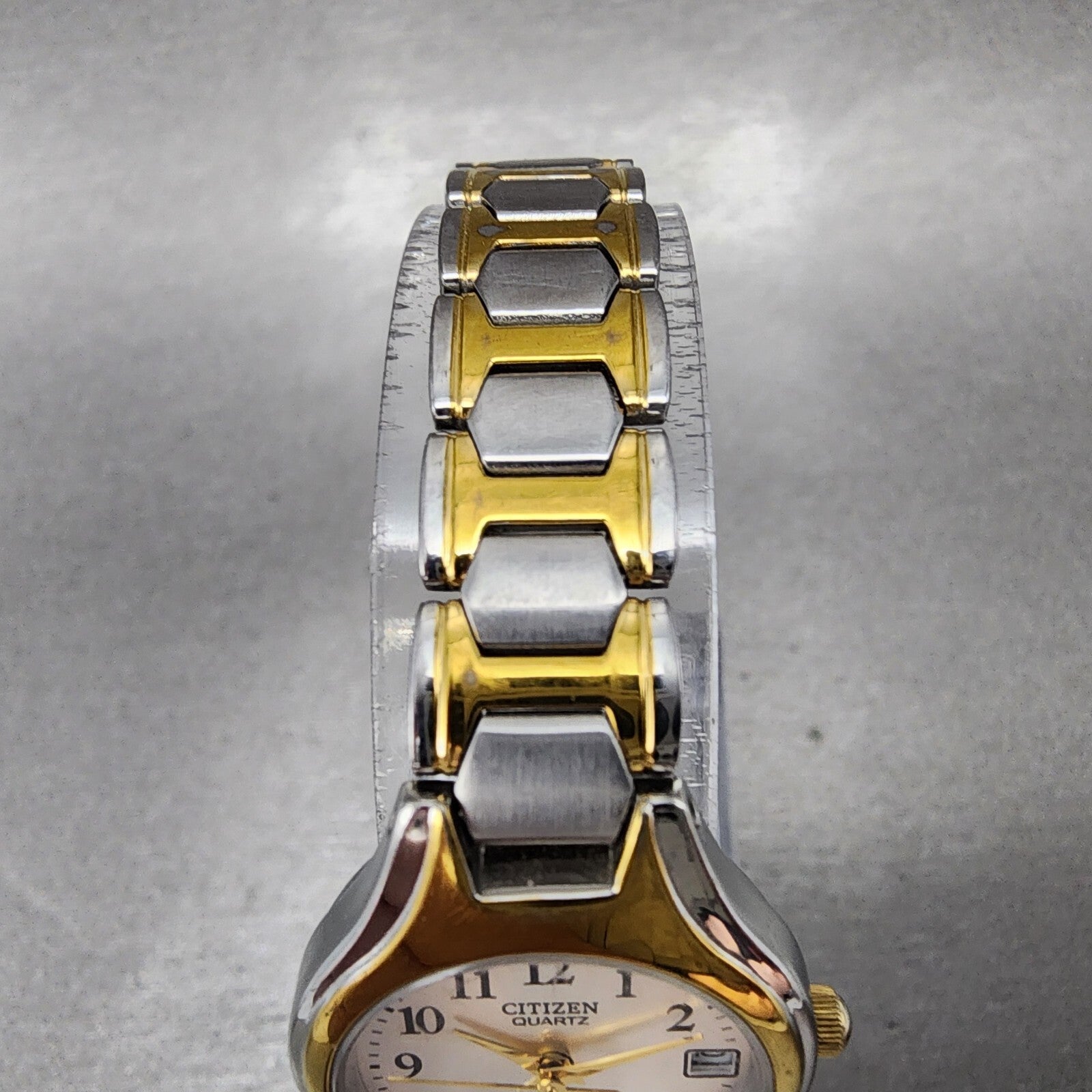 Citizen Watch Women 23mm Silver Dial Two Tone Date Round eu225451a New Battery14