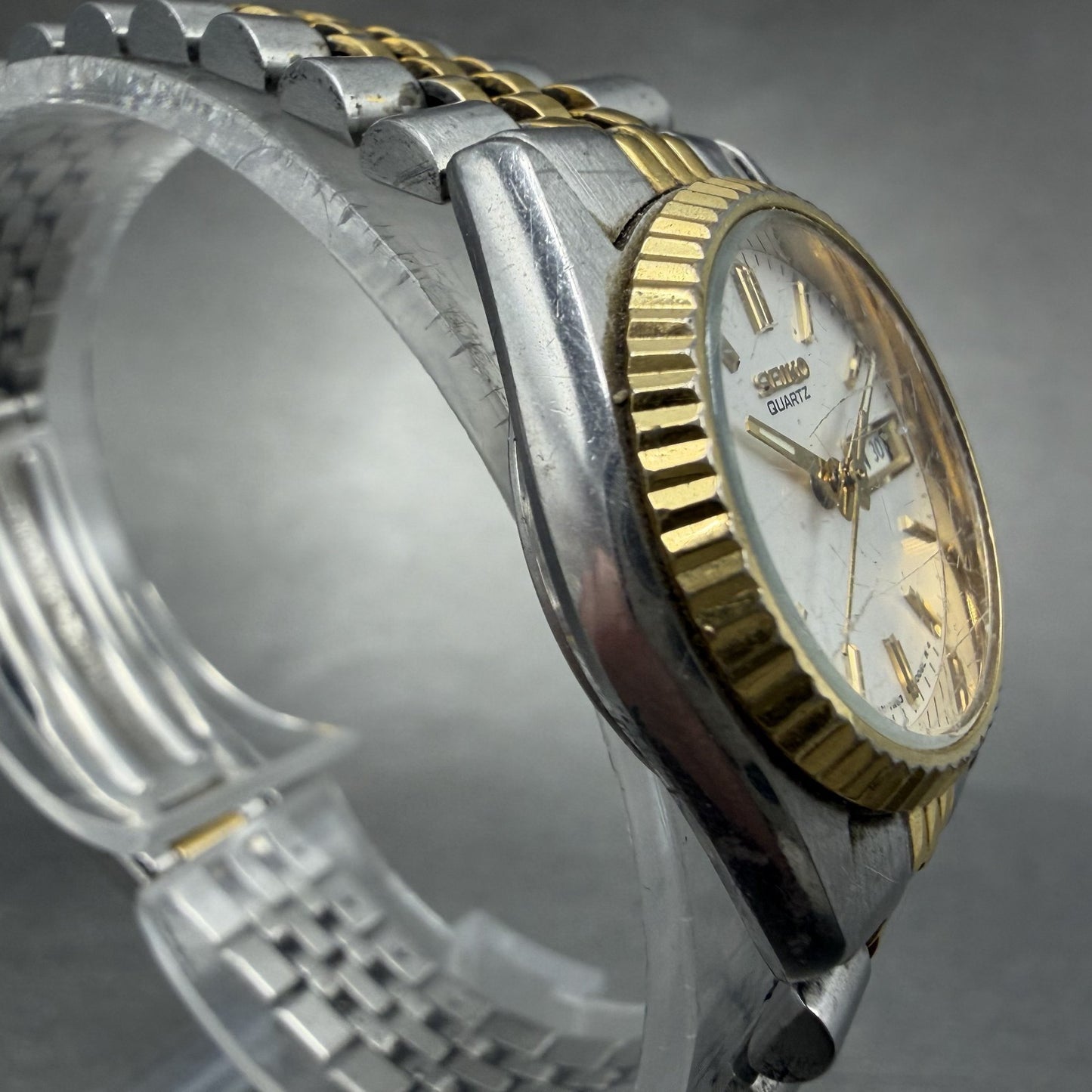 Seiko Watch Women 24mm White Dial Two Tone Daydate Round 7N83-0049 New Batt AY543