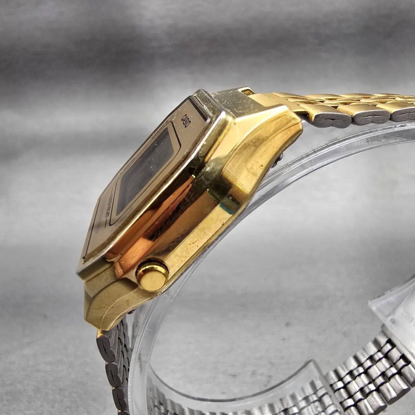 Casio Illuminator LA680W Watch Men 28mm Gold Dial Gold Tone Chrono Alarm New Bat2
