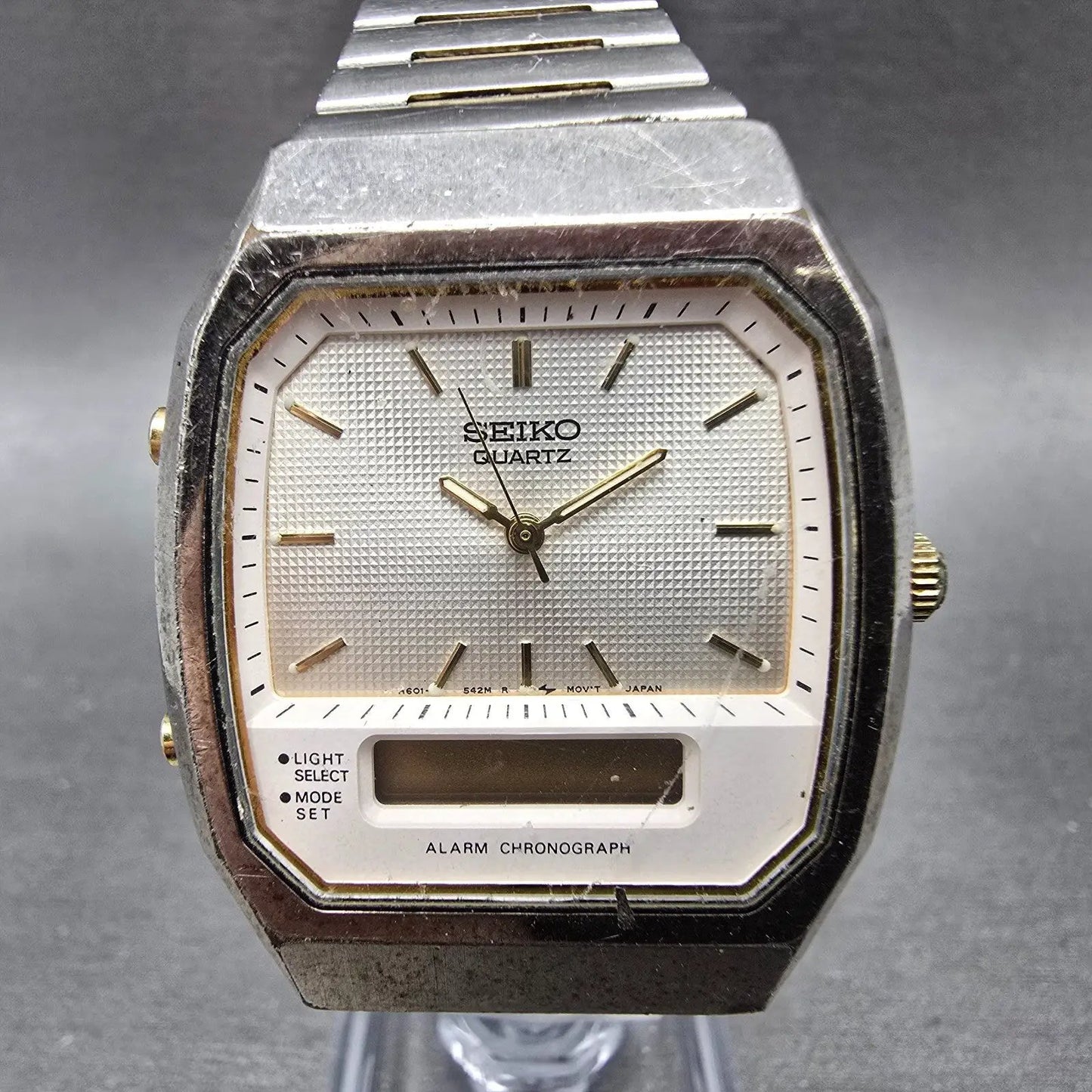 Seiko Analog Digital Watch Men 33mm Silver Dial Two Tone Alarm H601-5471 PARTS0