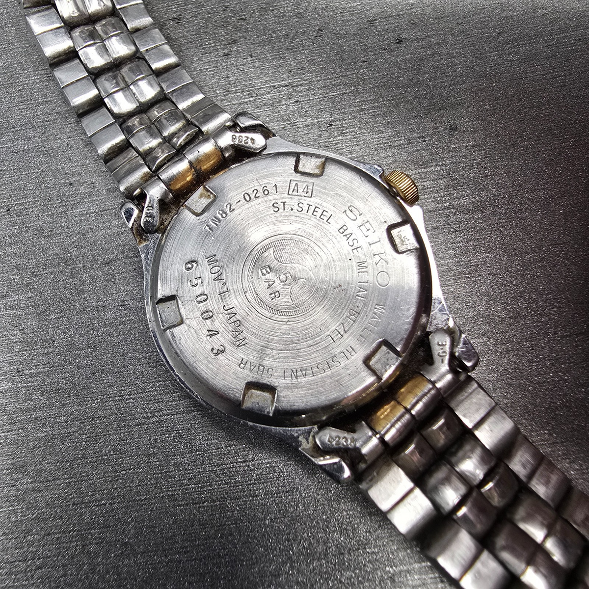 Seiko Sports 50 Watch Women 25mm Silver Dial Two Tone Date 7N82-0261 New Batt JP10