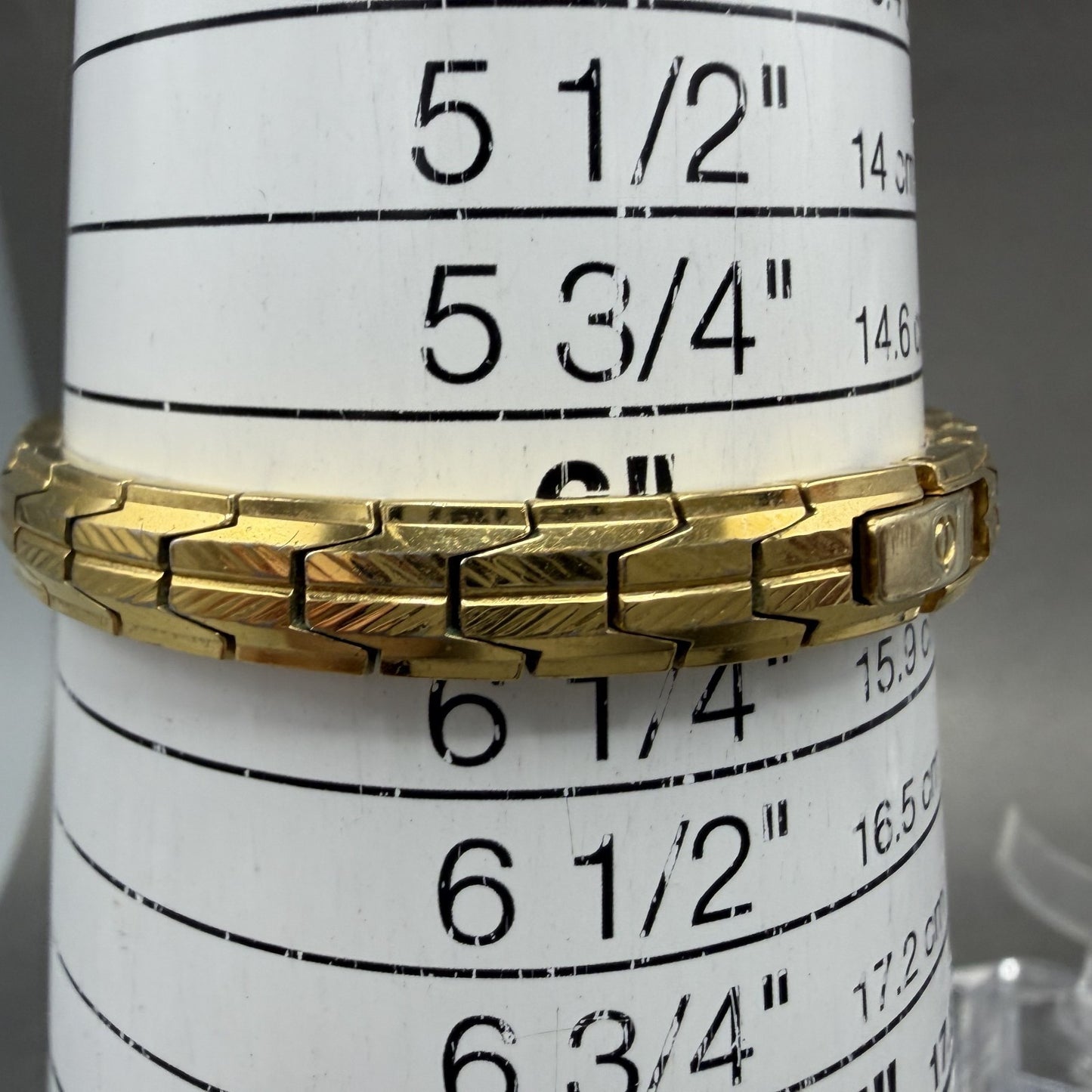 Elgin Watch Women 17mm MOP Dial Gold Tone Oval EG154 New Battery10