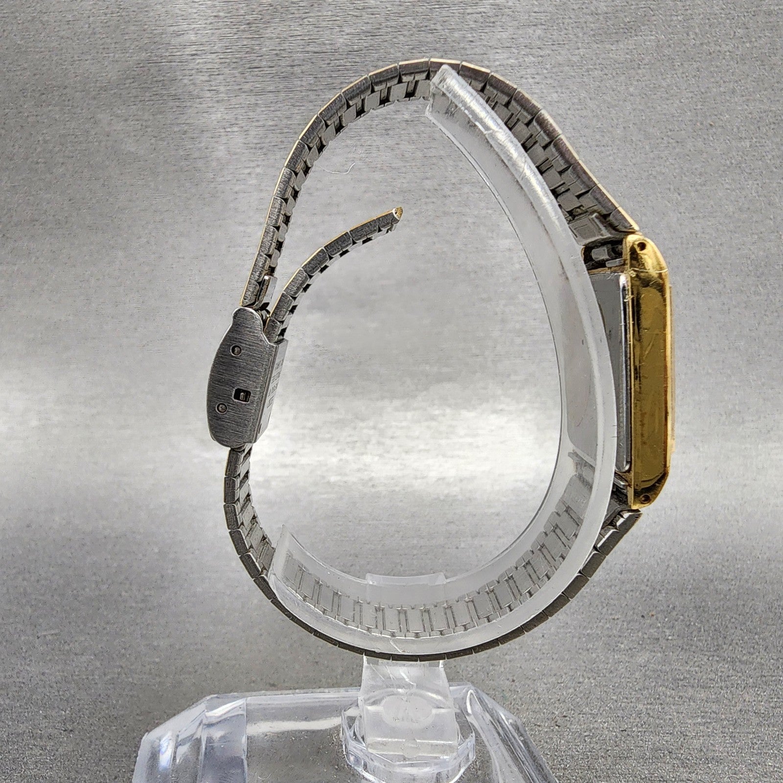 Seiko Tank Watch Women 17mm Champagne Dial Gold Tone Rectangle 2C205830 New Bat8