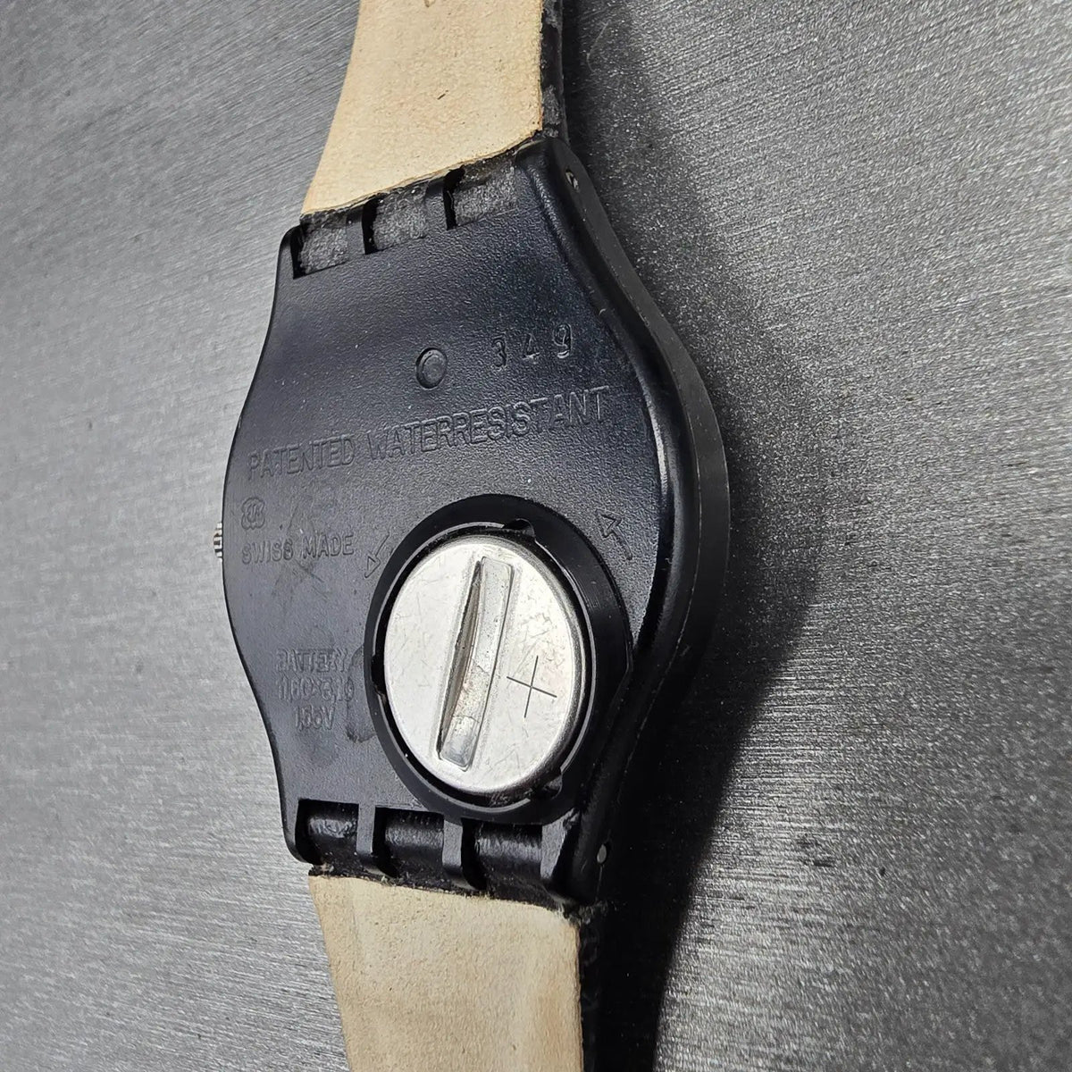 Swatch Enigmatic Love Watch Men 35mm White Dial Black Case Round GB218 New Batt11