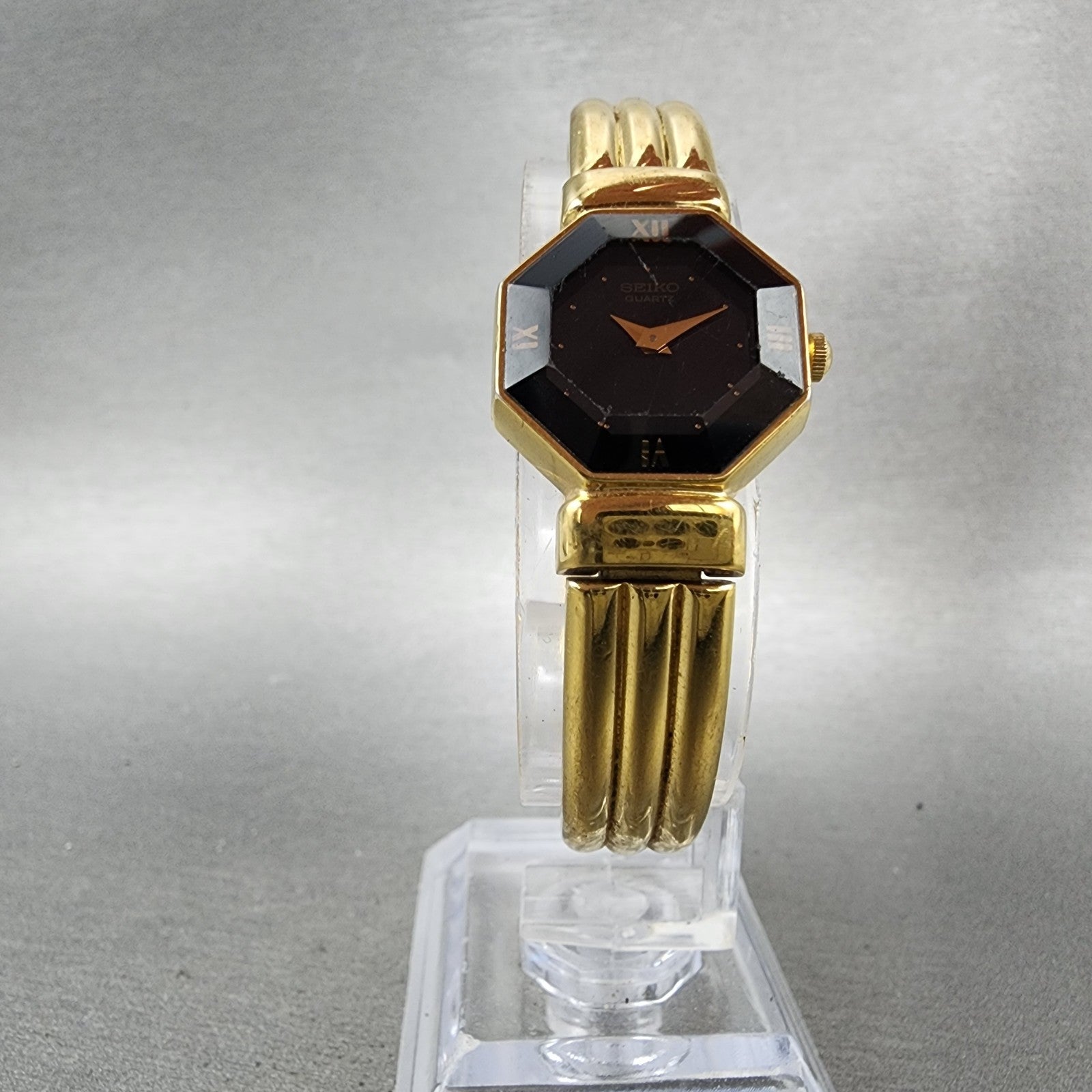 Seiko Watch Women 19mm Black Dial Gold Tone Hexagon 1n005e30 New Battery5