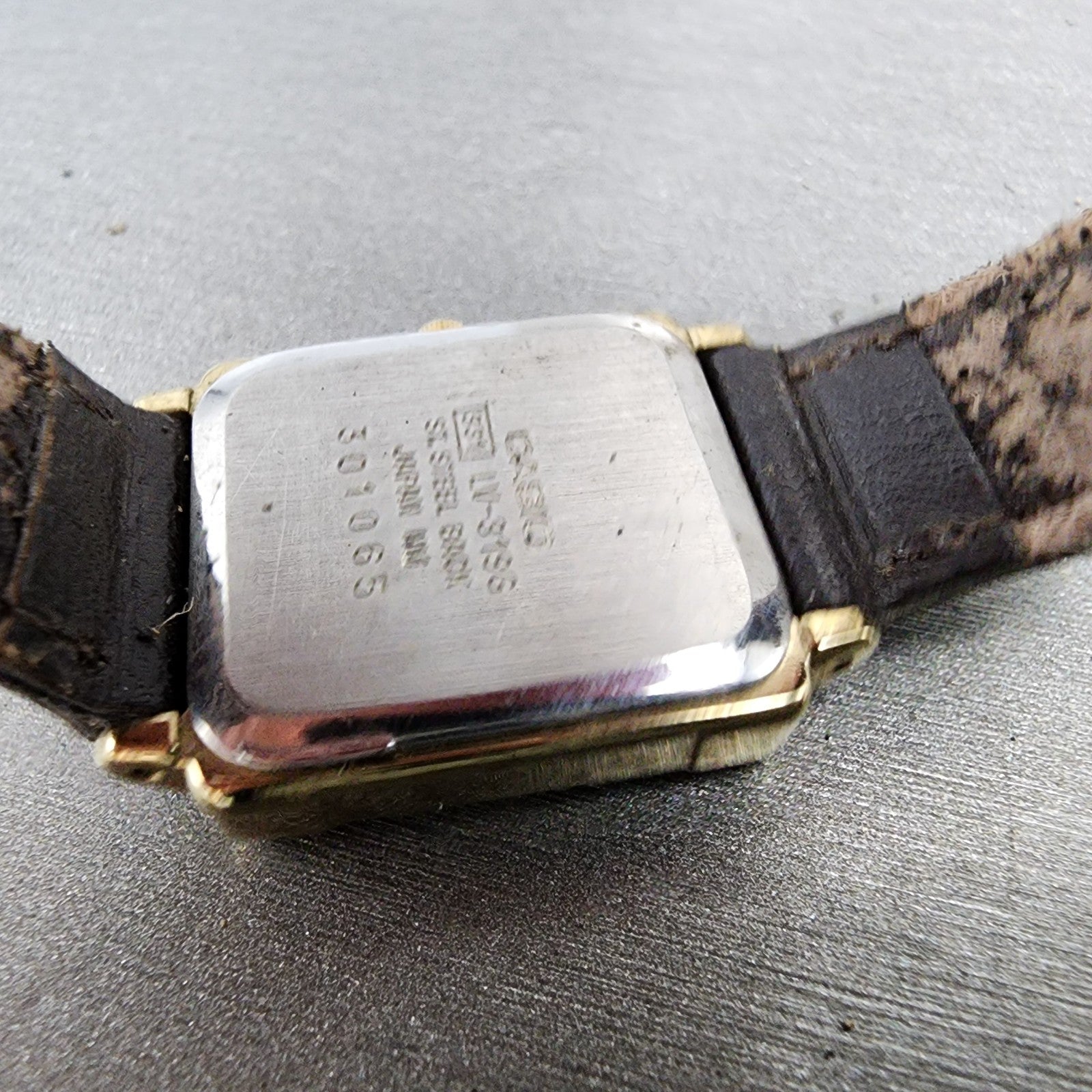 Casio Traddy Tank Watch Women 21mm White Dial Gold Tone Rectangle New Battery9