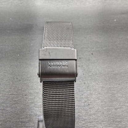 Skagen Denmark Watch Women 20mm Silver Dial Two Tone Rectangle 2SSS New Battery7
