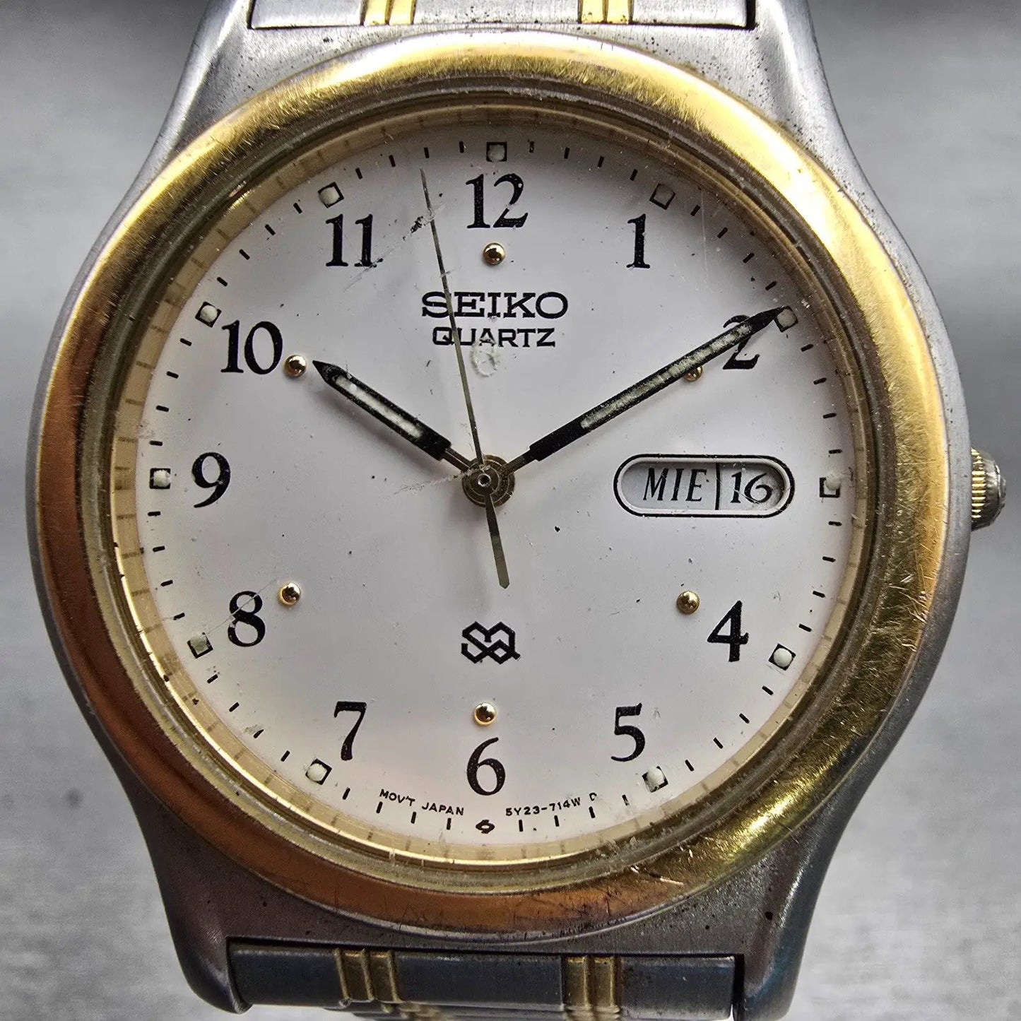Seiko SQ Watch Men 35mm White Dial Two Tone Daydate Round 5Y23-7089 New Battery1