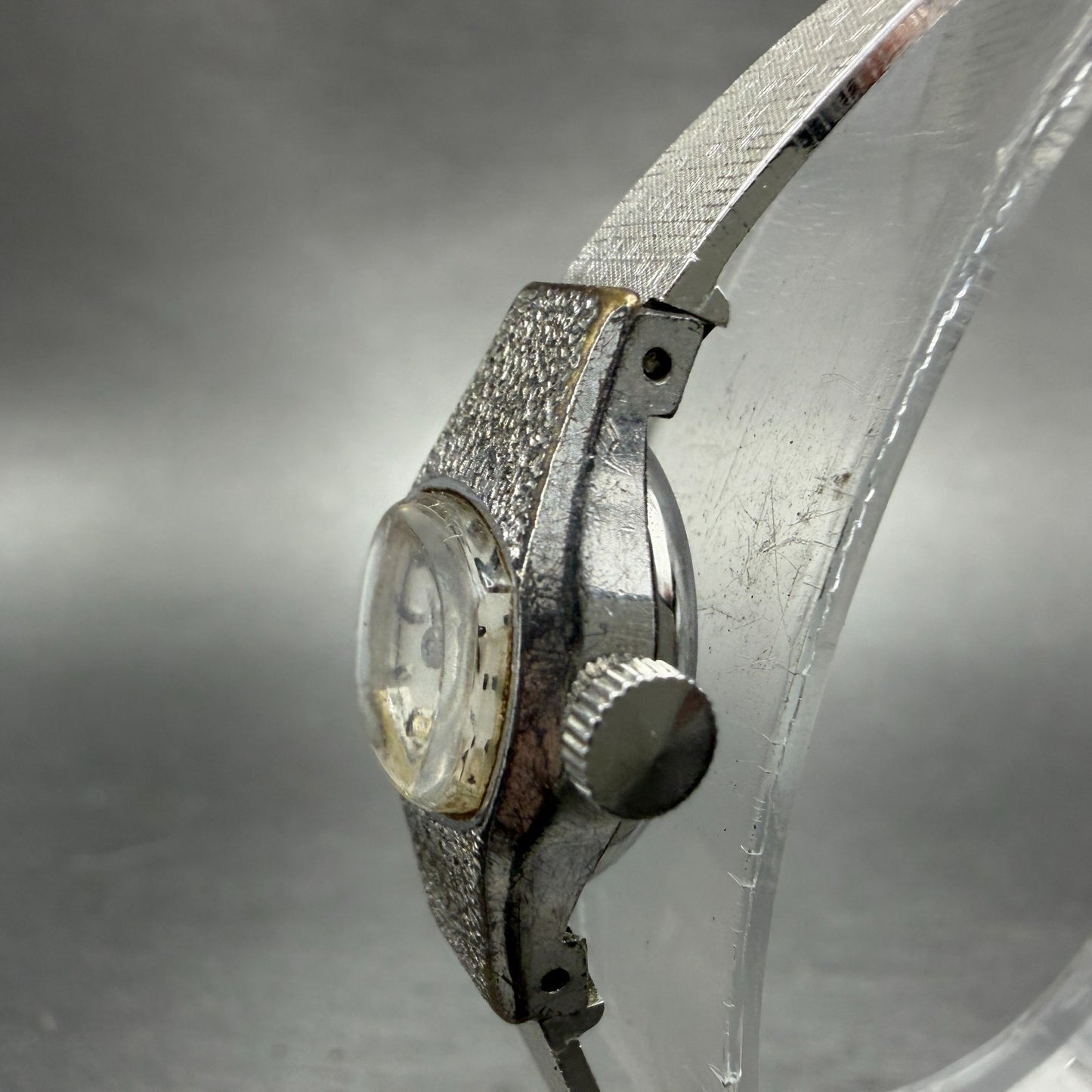Citizen Watch Women 15mm Silver Dial Silver Tone Manual 4-671848 Runs Vintage2