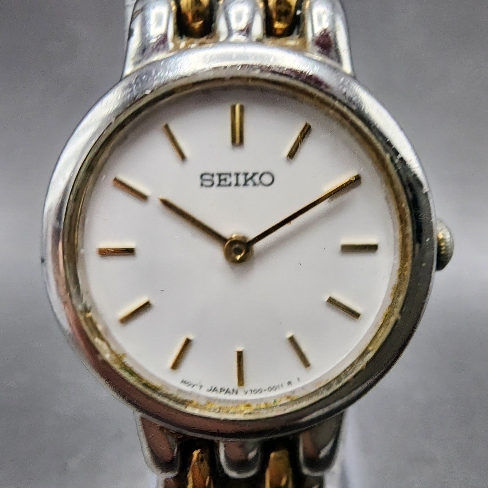 Seiko Watch Women 24mm Silver Dial Two Tone Round V7006379 New Battery1
