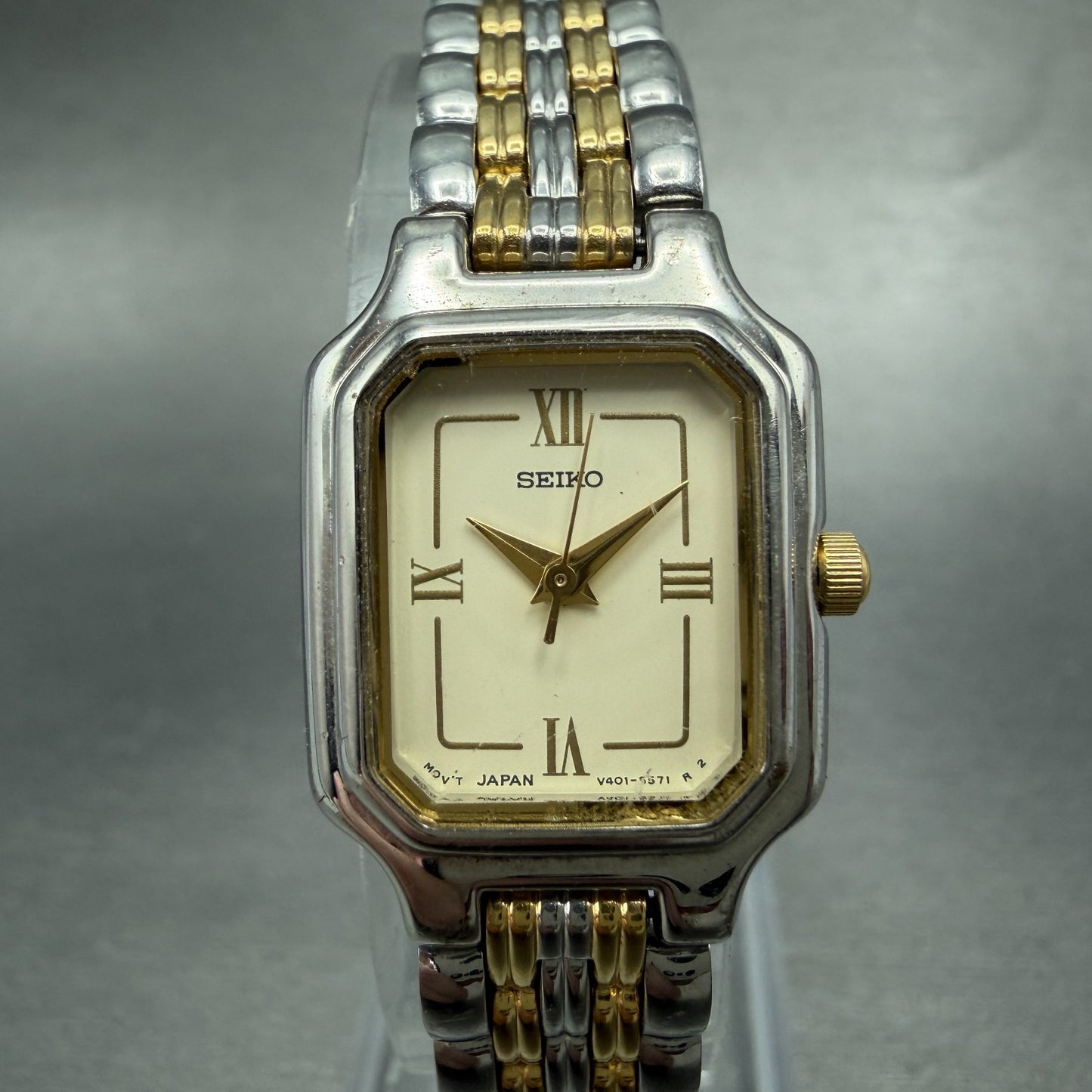 Seiko Tank Watch Women 19mm Cream Dial two Tone Rectangle V401-5979 New Battery0