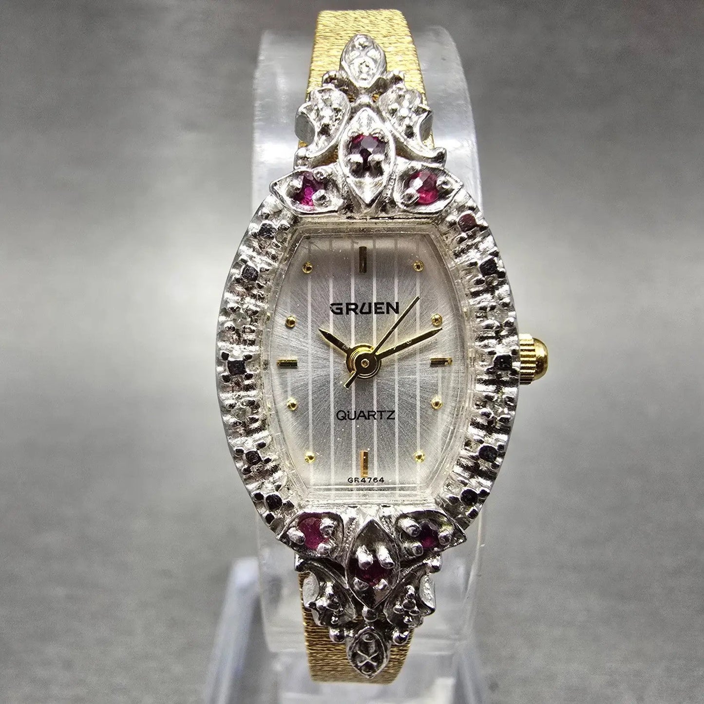 Gruen Watch Women 17mm Silver Dial Gold Tone Ovel Gem Set New Battery Vintage0