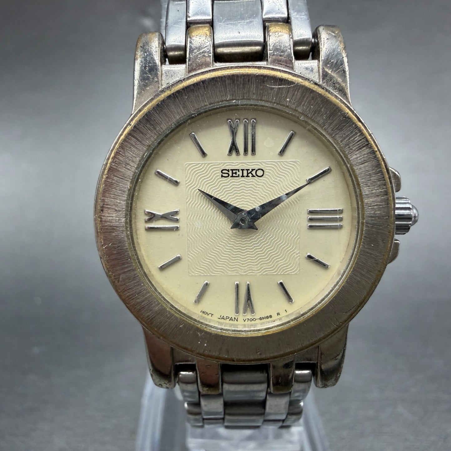 Seiko Watch Women 26mm Cream Dial Silver Tone Round V700-6K99 New Battery VTG0