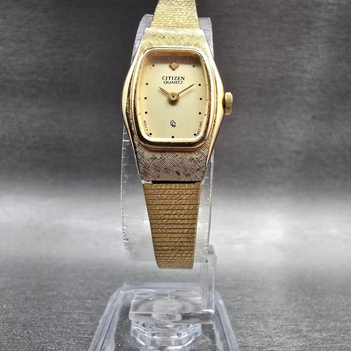 Citizen CQ Watch Women 16mm Champagne Dial Gold Tone 3220-899148 New Battery JP5