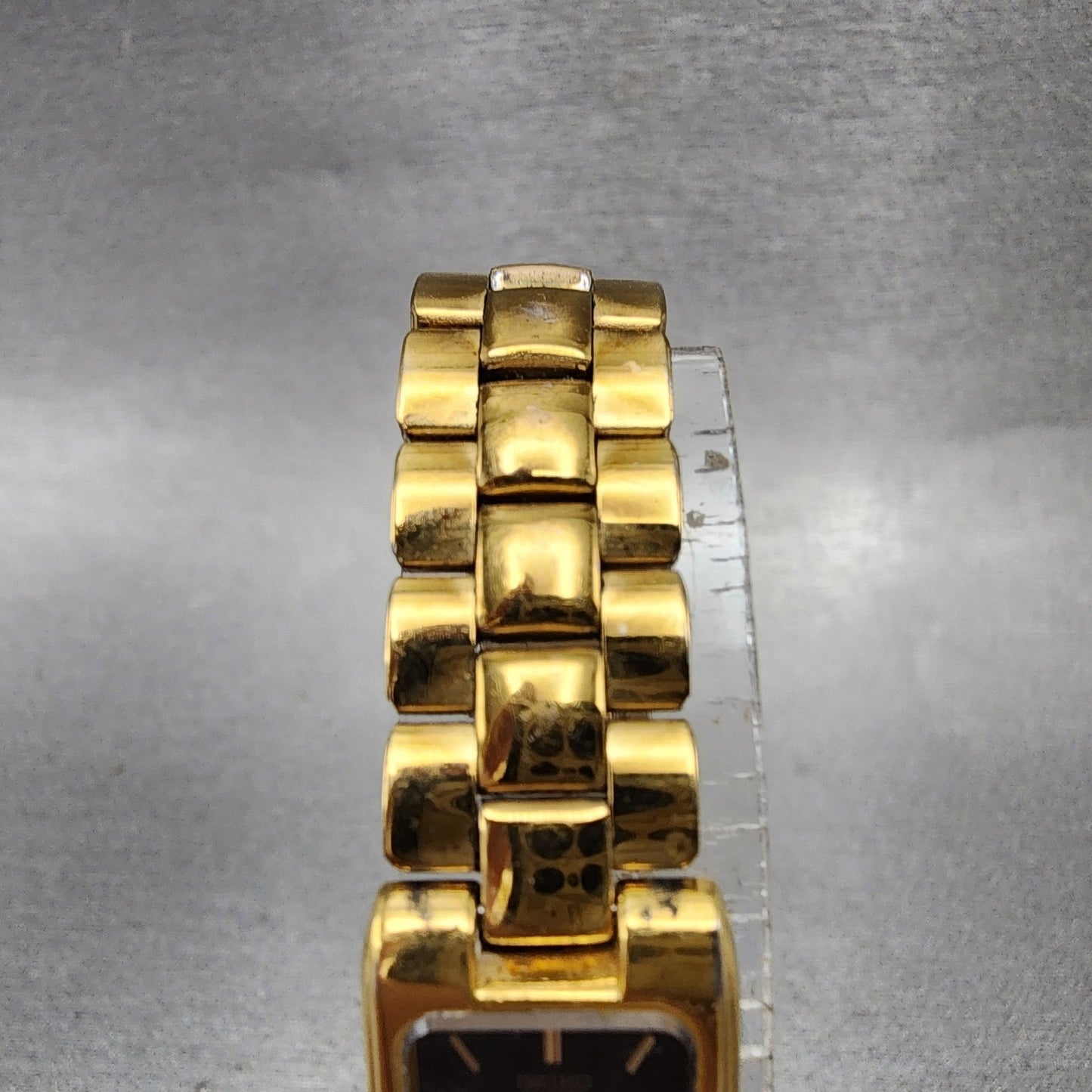 Seiko Tank Watch Women 14mm Black Dial Gold Tone Rectangle 1F205D20 New Battery4