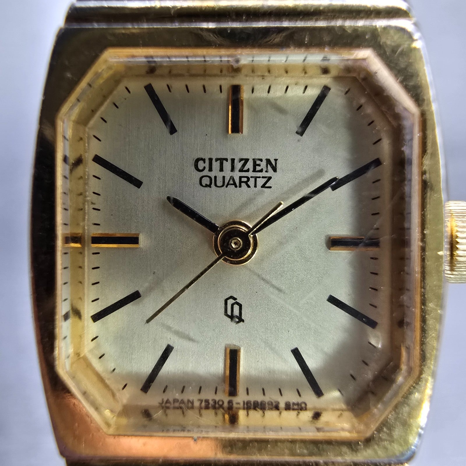 Citizen CQ Watch Women 18mm Champagne Dial Gold Tone Rectangle 4-040074 New Batt1