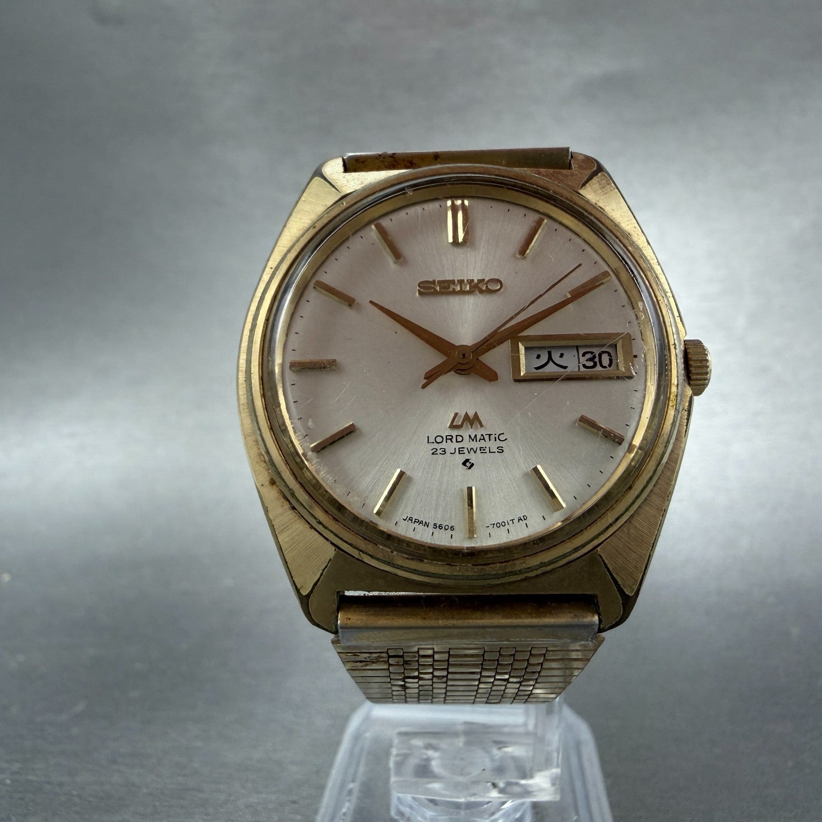 Seiko Lordmatic Watch Men 36mm Silver Dial Gold Tone Daydate 5606-7000 Runs VTG5