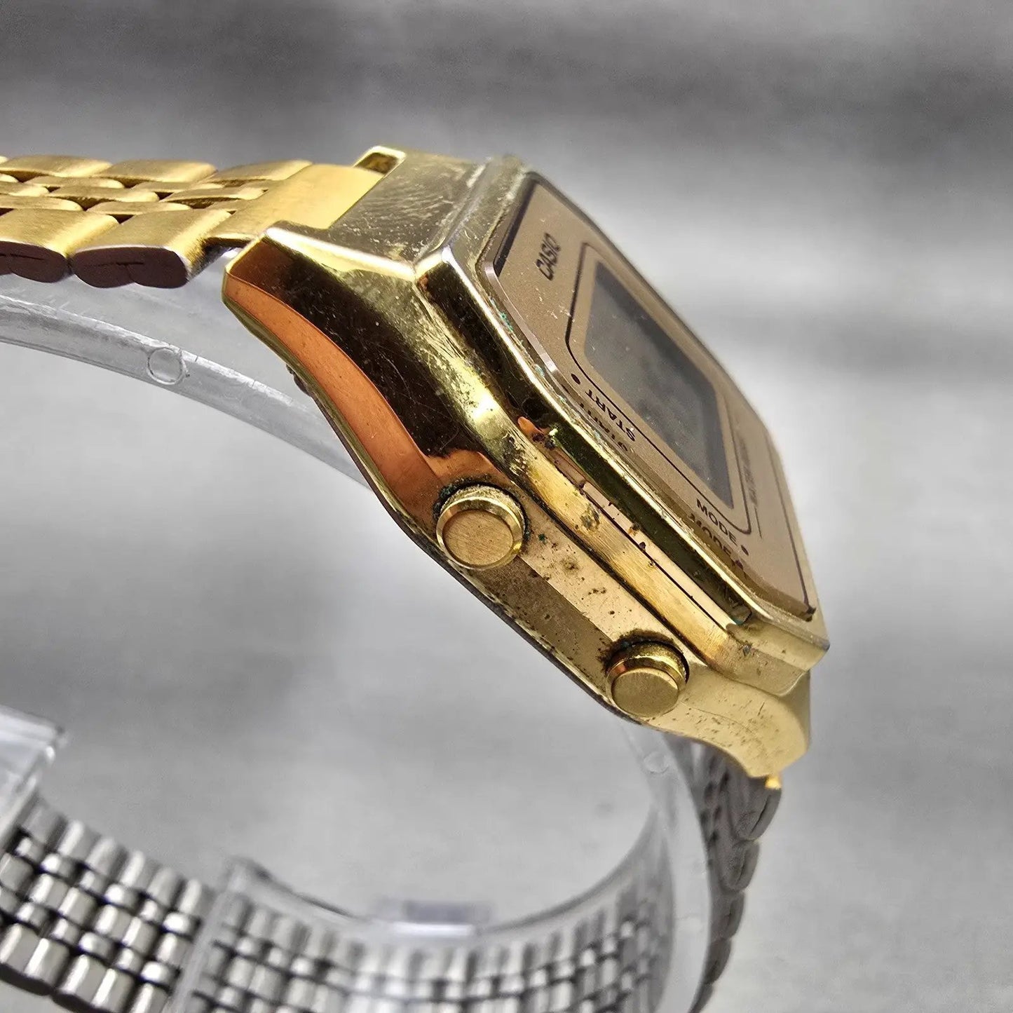 Casio Illuminator LA680W Watch Men 28mm Gold Dial Gold Tone Chrono Alarm New Bat3