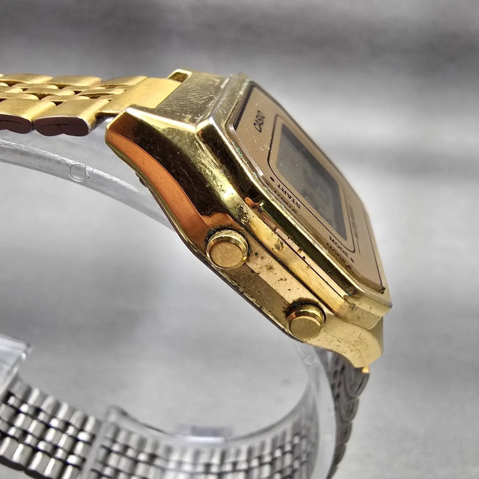 Casio Illuminator LA680W Watch Men 28mm Gold Dial Gold Tone Chrono Alarm New Bat3