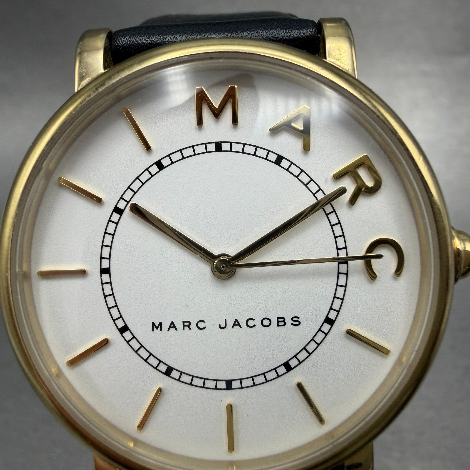 Marc Jacobs Roxy Watch Women 37mm White Dial Gold Tone Round MJ1532 New Battery1