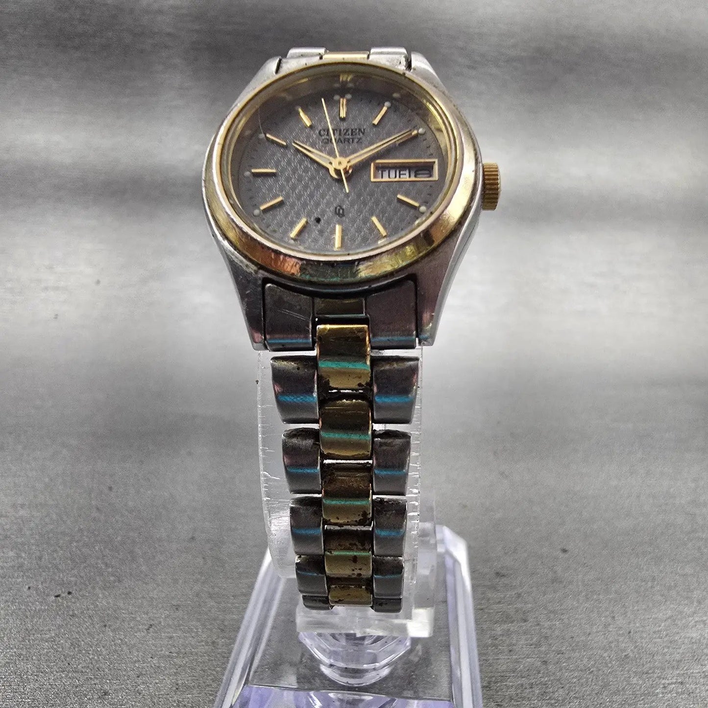 Citizen CQ Watch Women 24mm Gray Dial Two Tone Daydate Round 6000-K02775 New Bat5