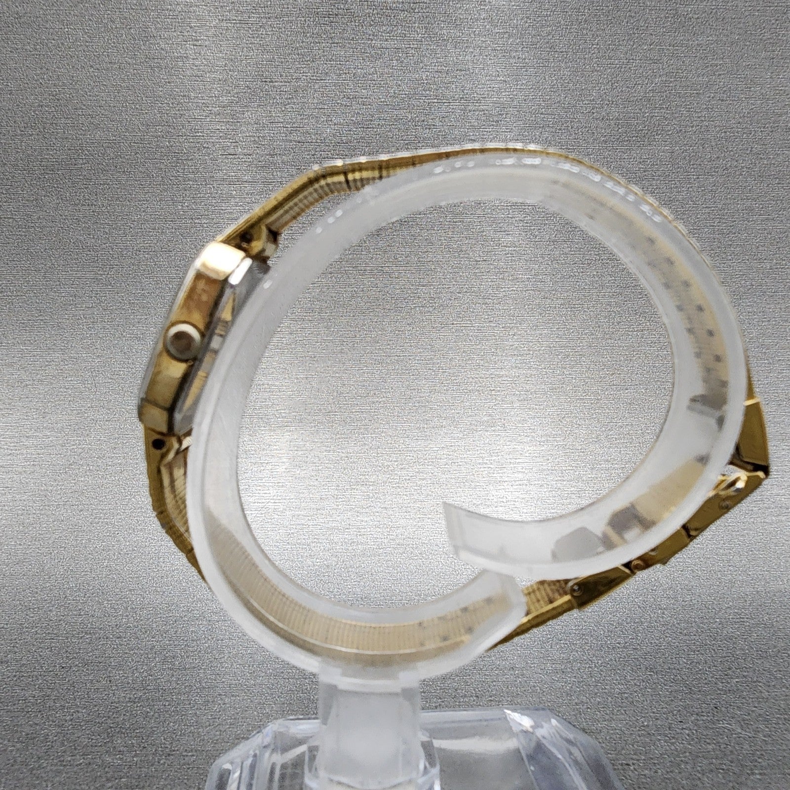 Seiko Watch Women 19mm Champagne Dial Gold Tone Rectangle 54215060 New Batt6
