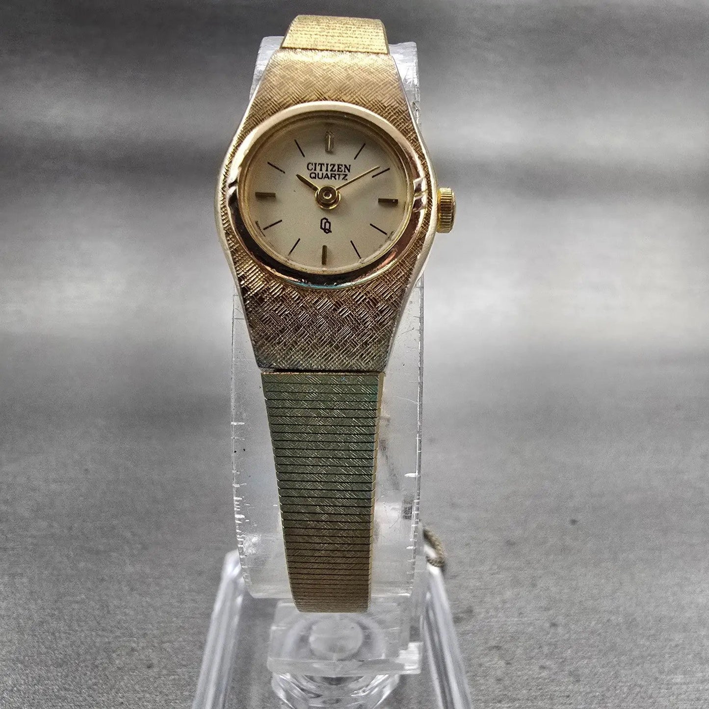 Citizen CQ Watch Women 16mm Champagne Dial Gold Tone Oval 3220-S16695 New Batt5