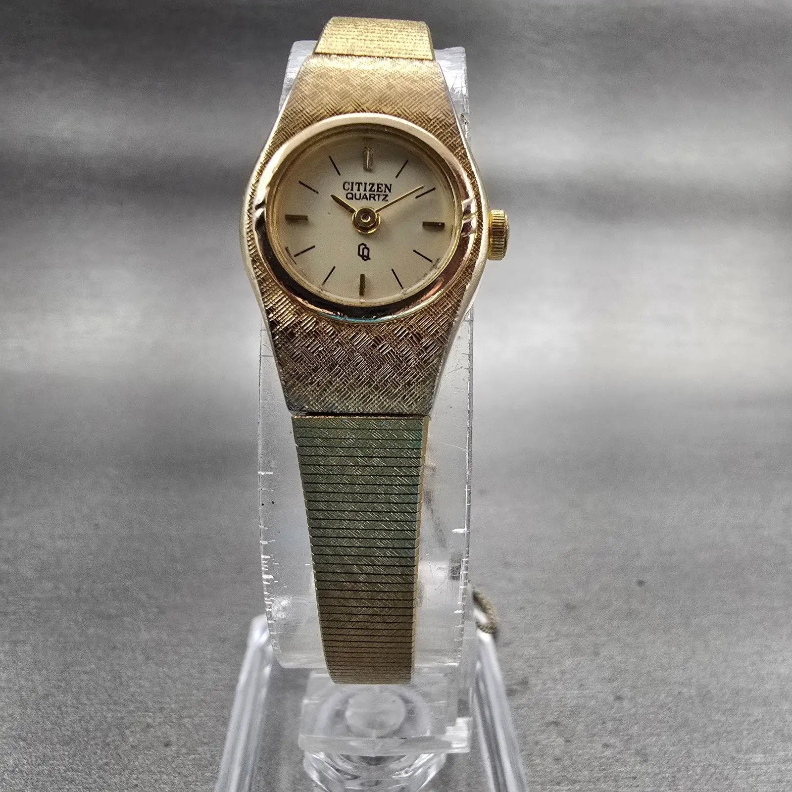 Citizen CQ Watch Women 16mm Champagne Dial Gold Tone Oval 3220-S16695 New Batt5