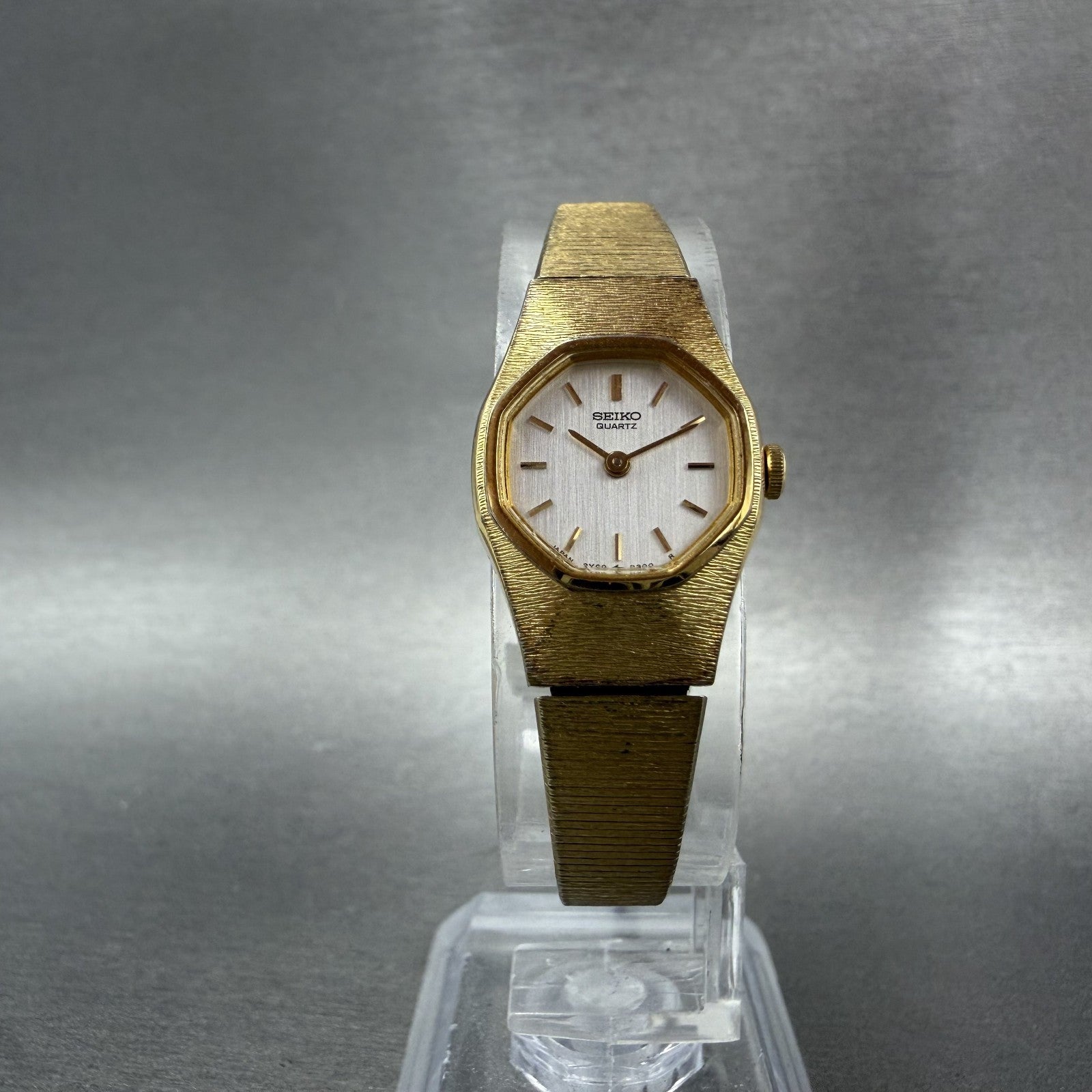 Seiko Watch Women 16mm Silver Dial Gold Tone Octagon 2Y00-5049 New Battery5