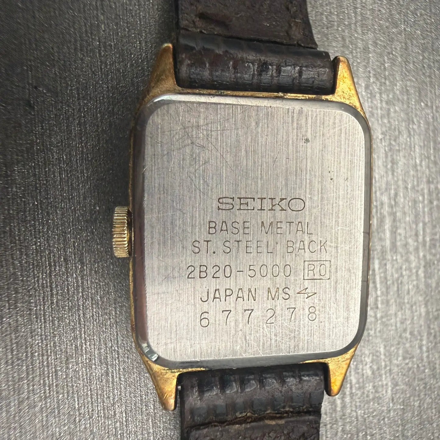 48163232