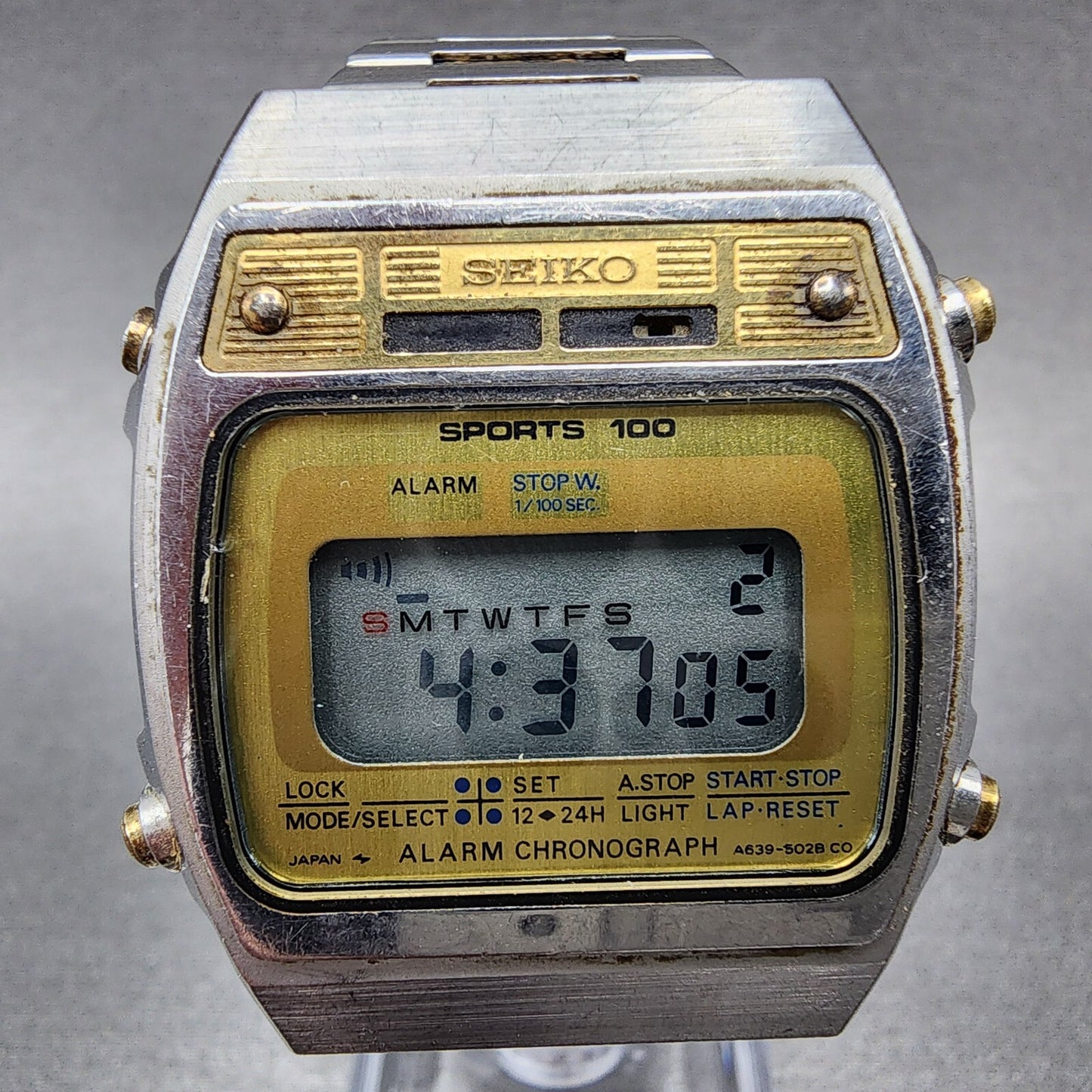 Seiko Digatel Watch Men 33mm  Two Tone alarm chrono a639502a New battery1