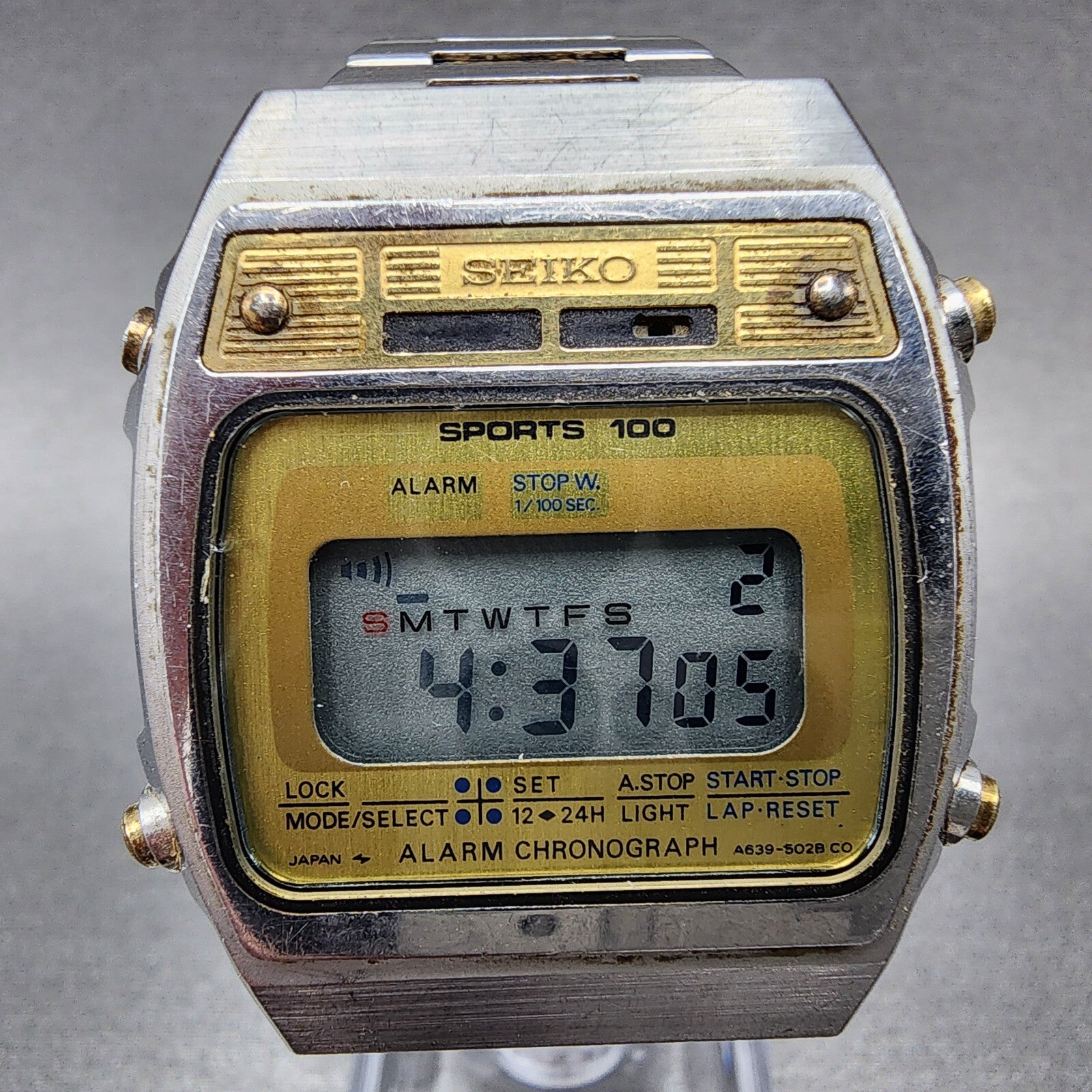 Seiko Digatel Watch Men 33mm  Two Tone alarm chrono a639502a New battery1