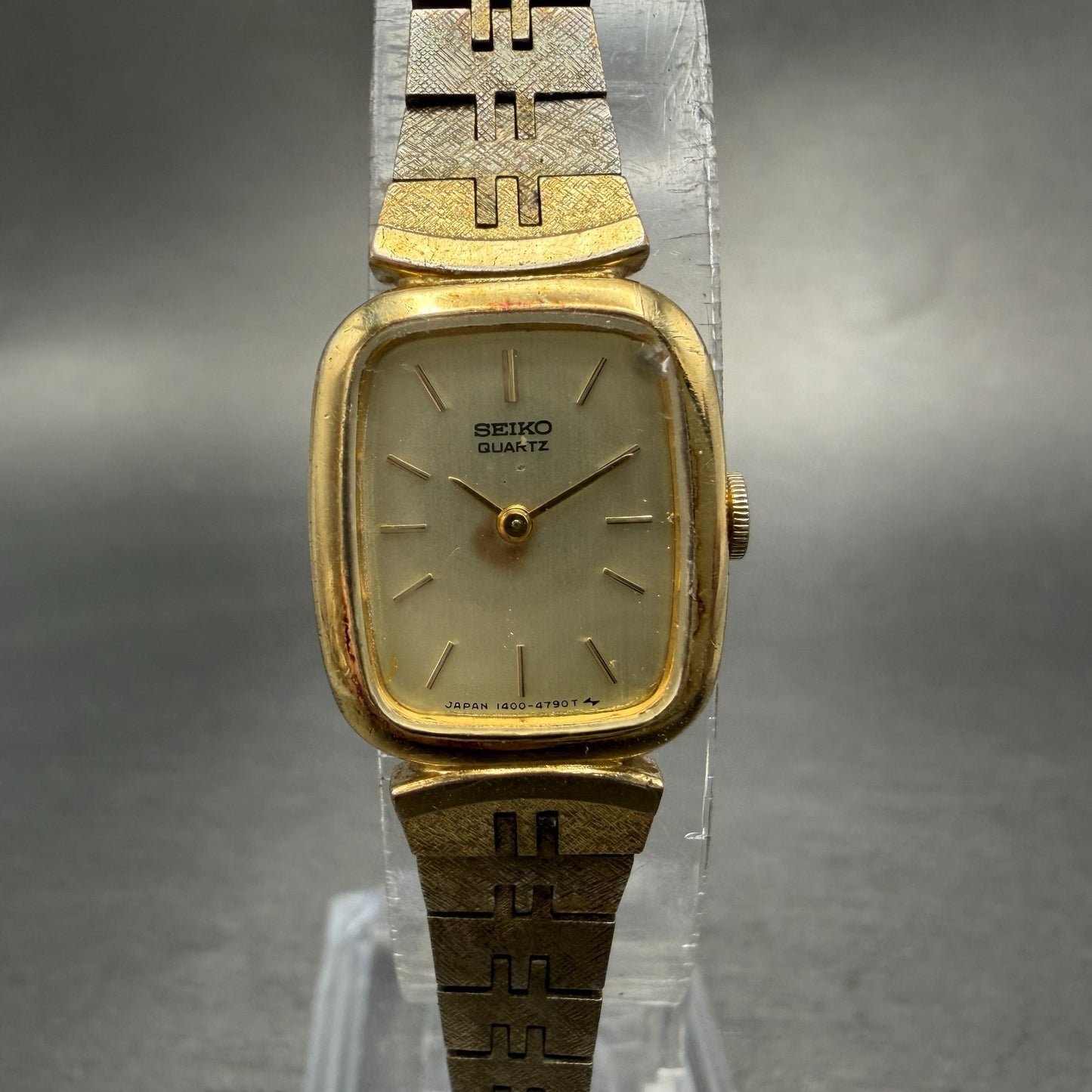 Seiko Tank Watch Women 16mm Champagne Dial Gold Tone 1400-7619 New Battery0