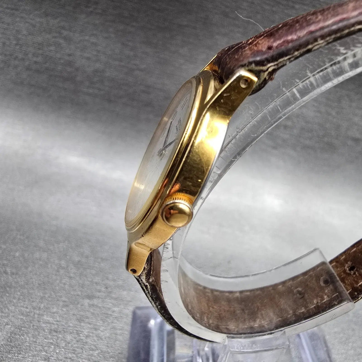 Seiko Watch Women 26mm White Dial Gold Tone Round V700-6091 New Battery VTG JP332