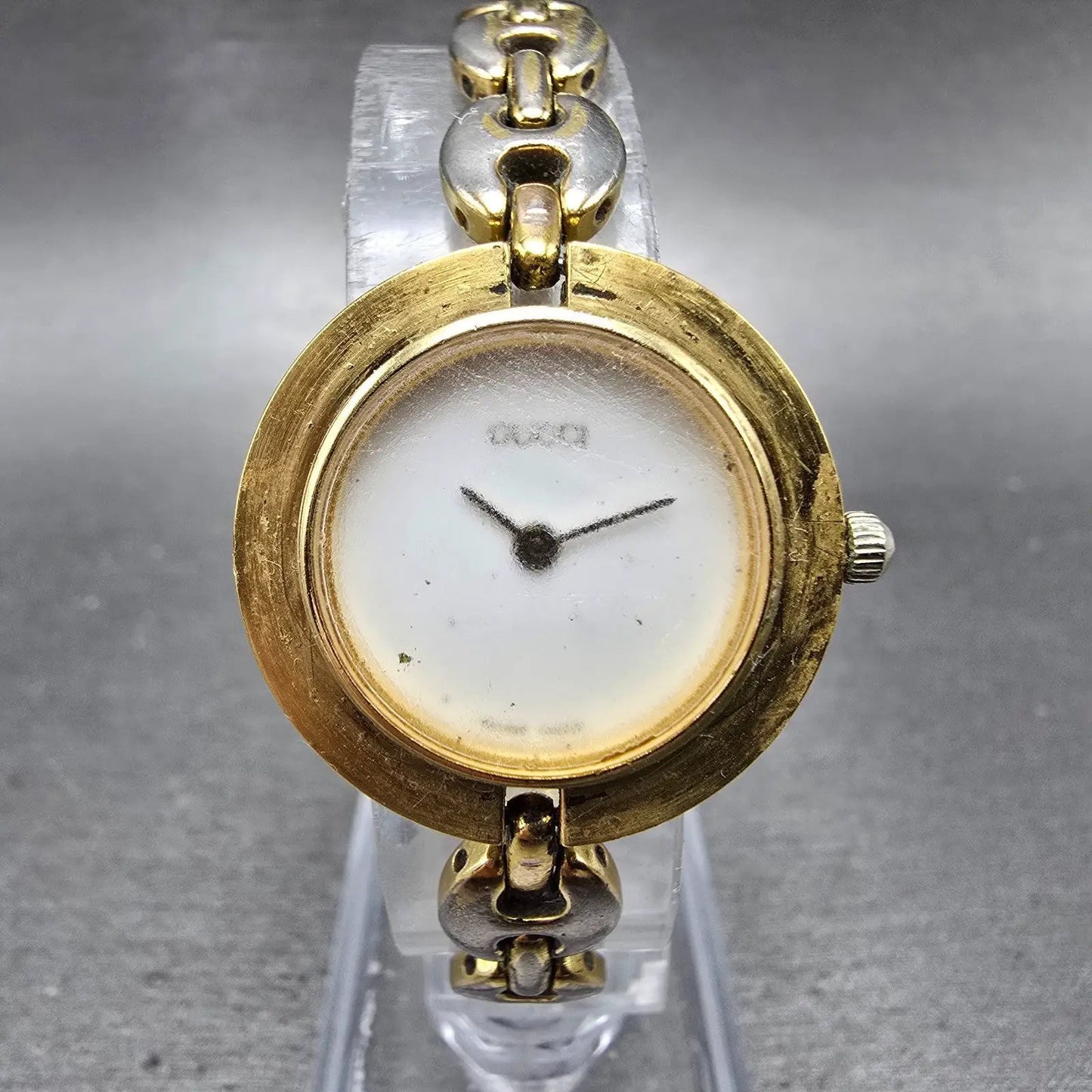 Gucci 11/12.2 Watch Women 26mm White Dial Gold Tone Round New Battery NO Bezel0