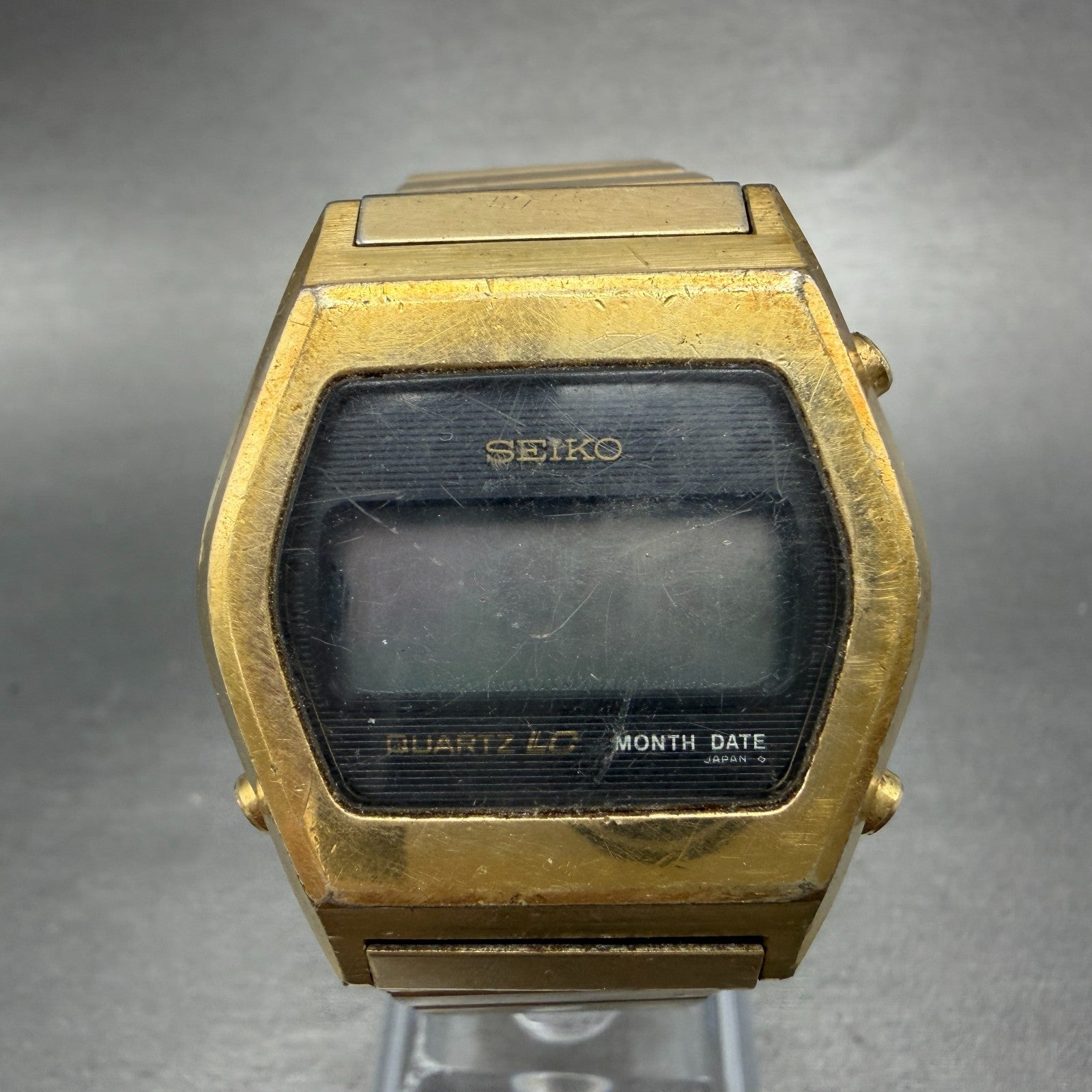 Seiko Digital Watch Men 35mm LCD Gold Tone Month Date 0439-4019 VTG PARTS0