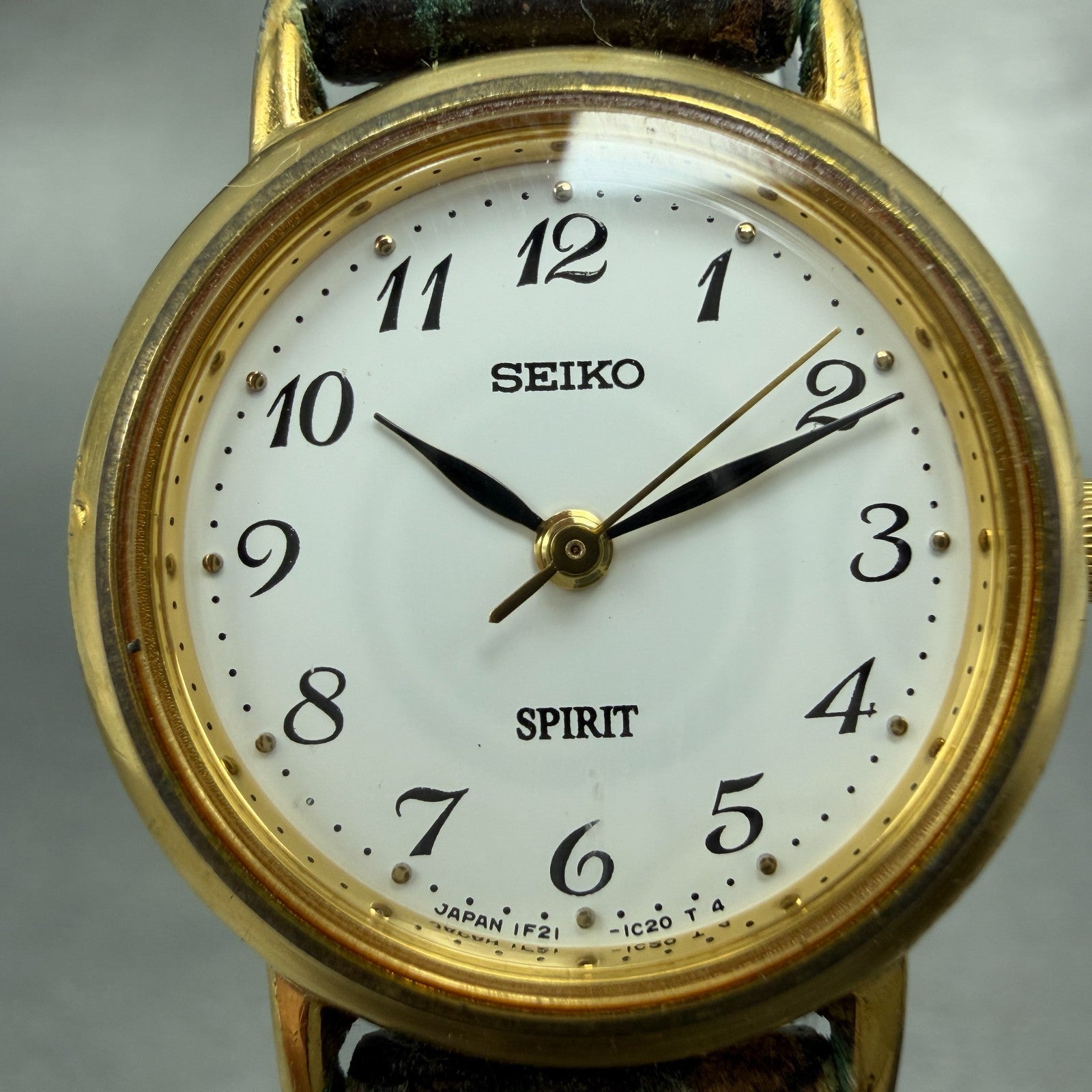 Seiko Spirit Watch Women 24mm White Dial Gold Tone Round 1F21-0H70 New Battery 41