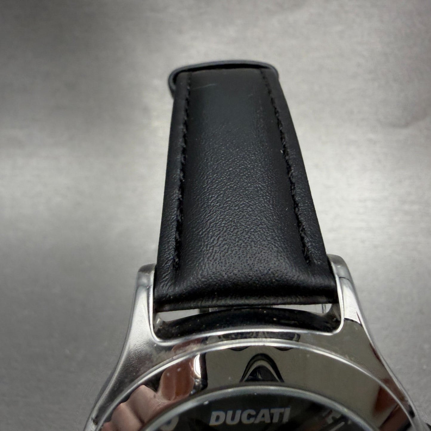 Ducati Watch Men 41mm Black Dial Silver Tone Round Leather Band New battery4