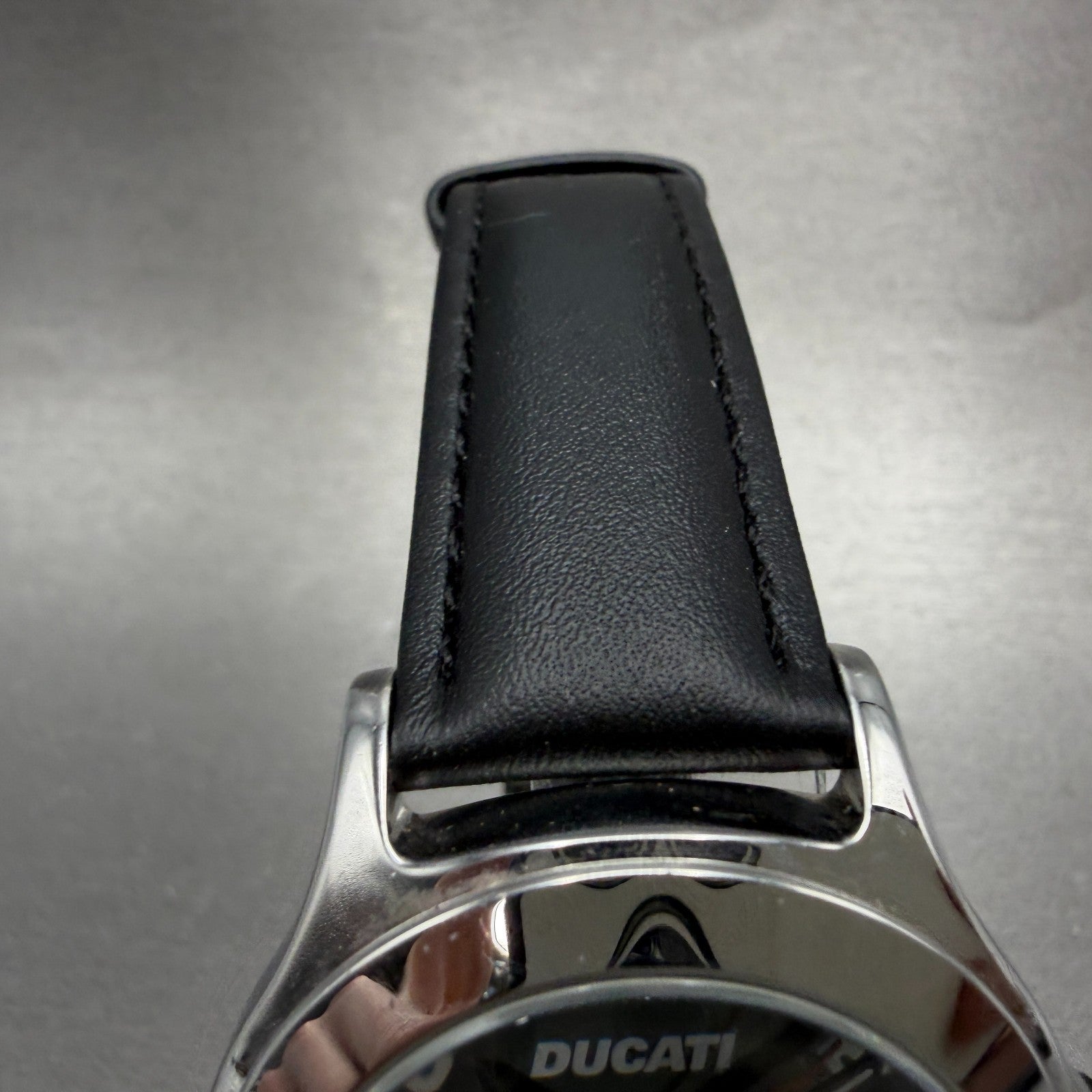 Ducati Watch Men 41mm Black Dial Silver Tone Round Leather Band New battery4