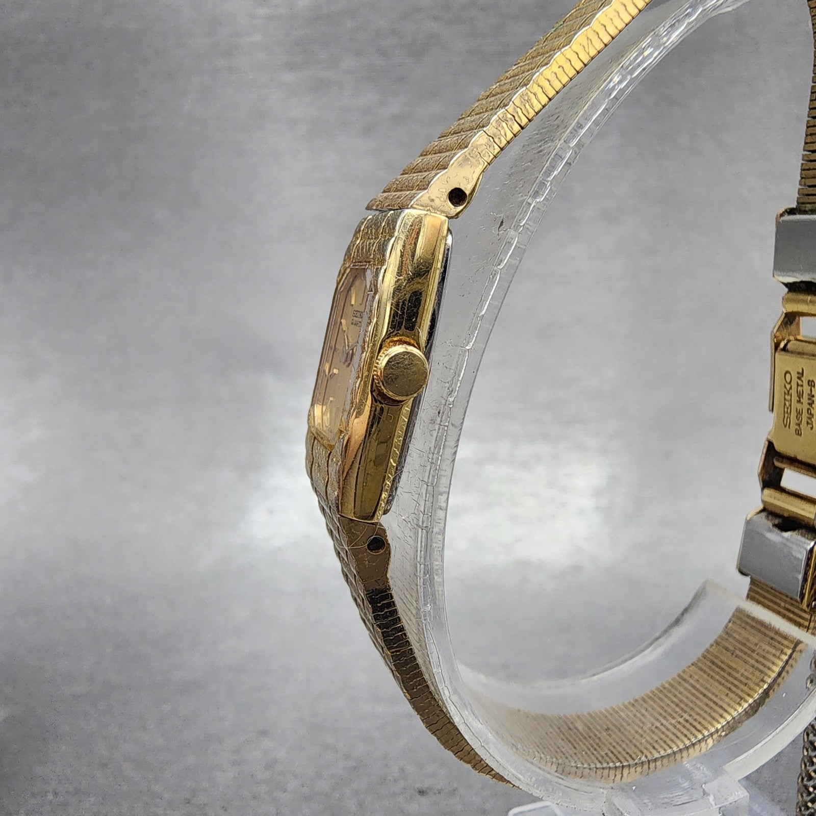 Seiko Tank Watch Women 12mm Champagne Dial Gold Tone 2e205129 New Battery2